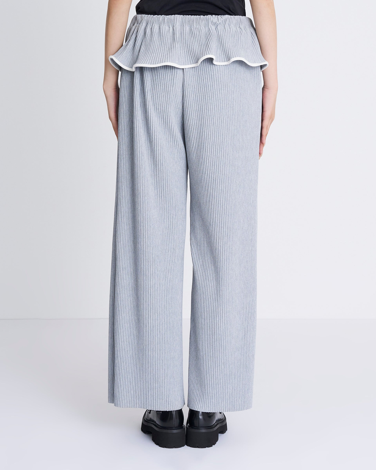 【25AW】クリスプパイピングパンツ