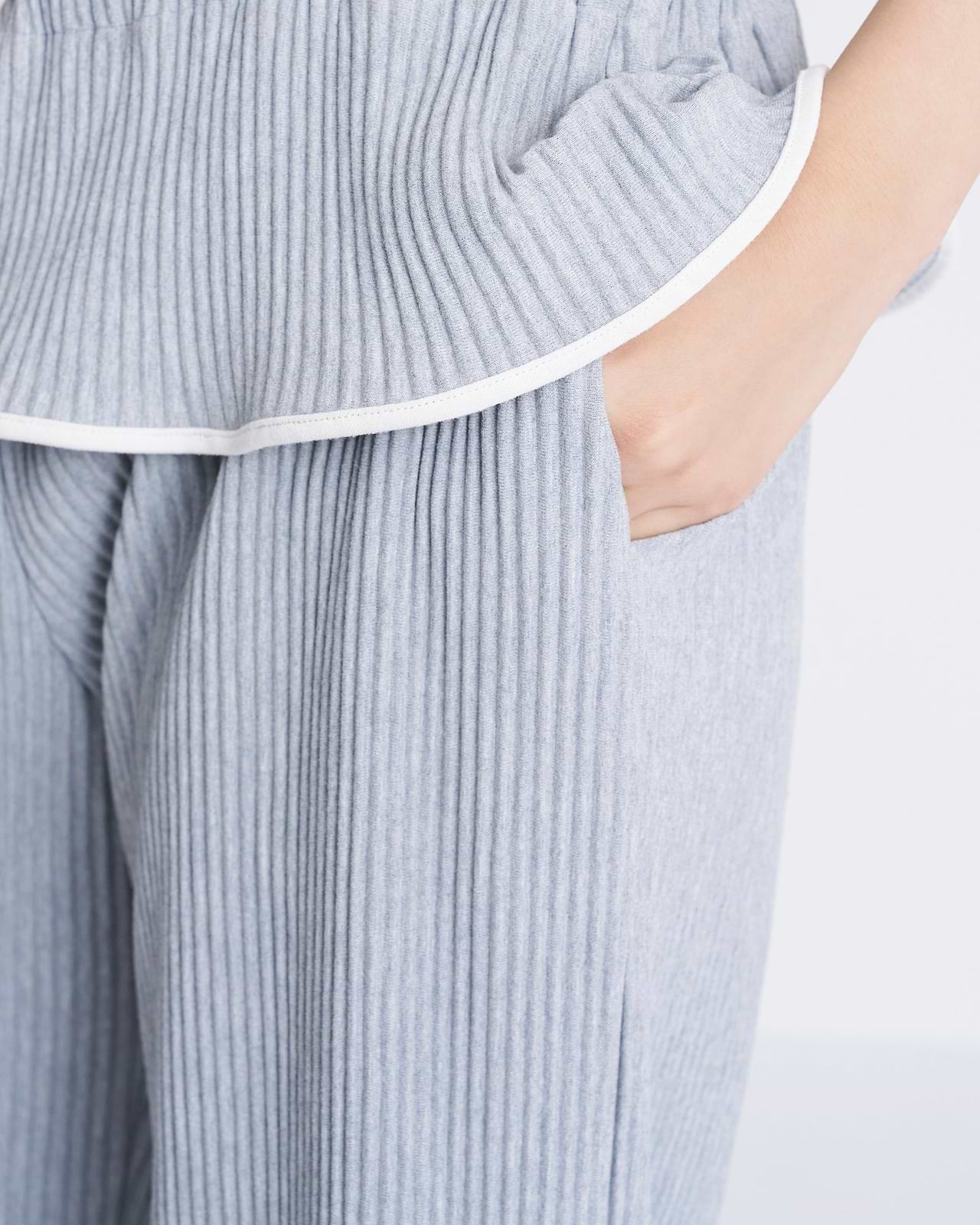 【25AW】クリスプパイピングパンツ
