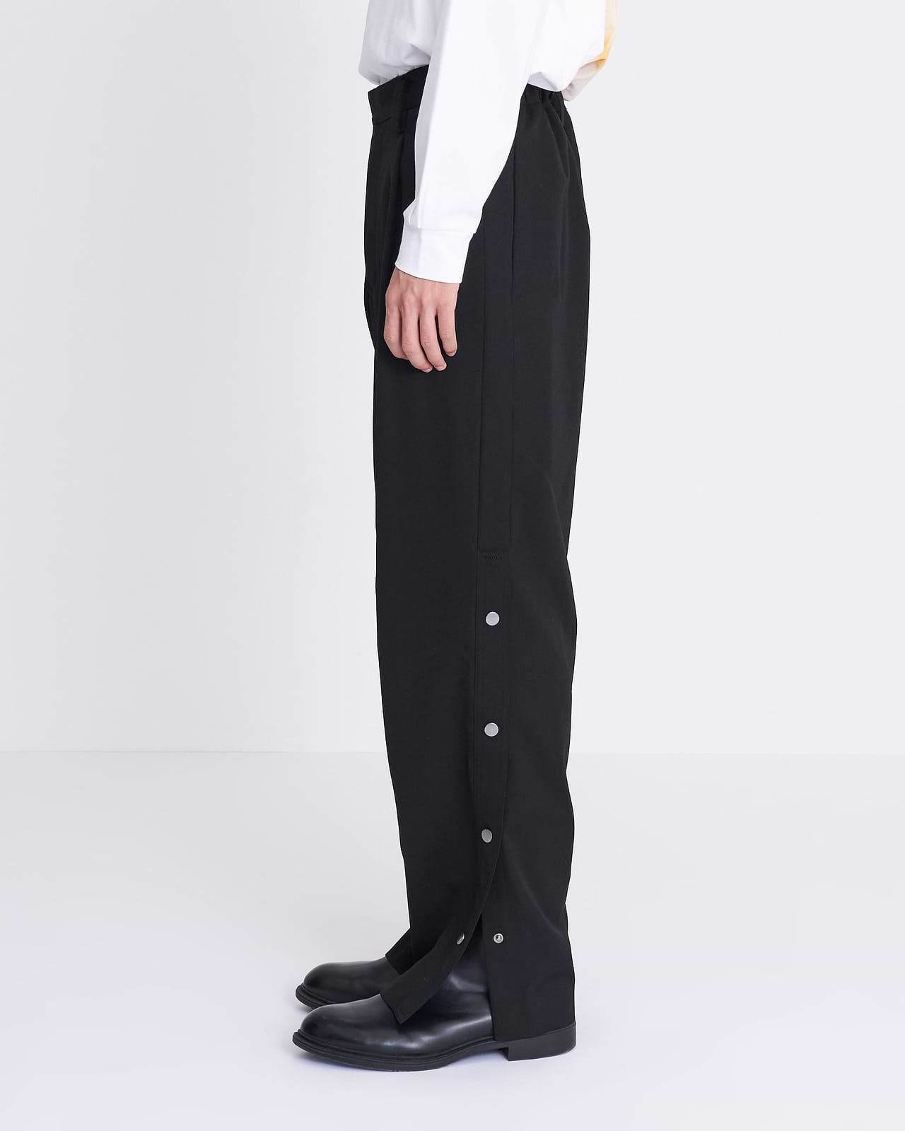 【25AW】ボタンスリットPNT