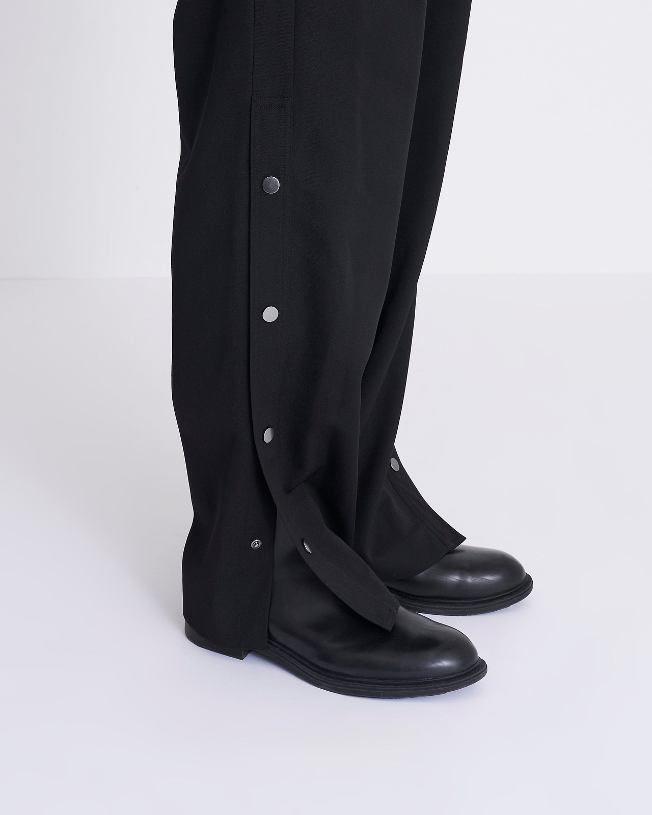 【25AW】ボタンスリットPNT