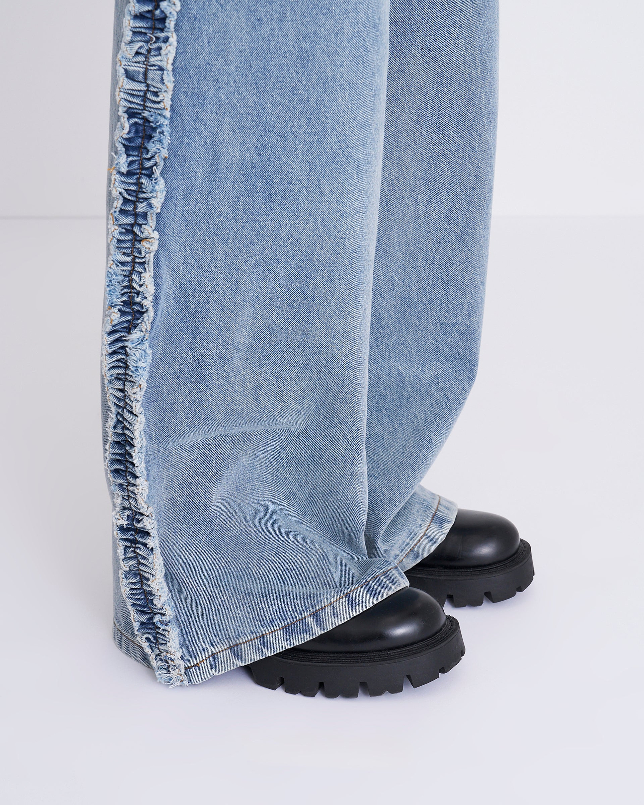 【25AW】ラッフルデニムパンツ