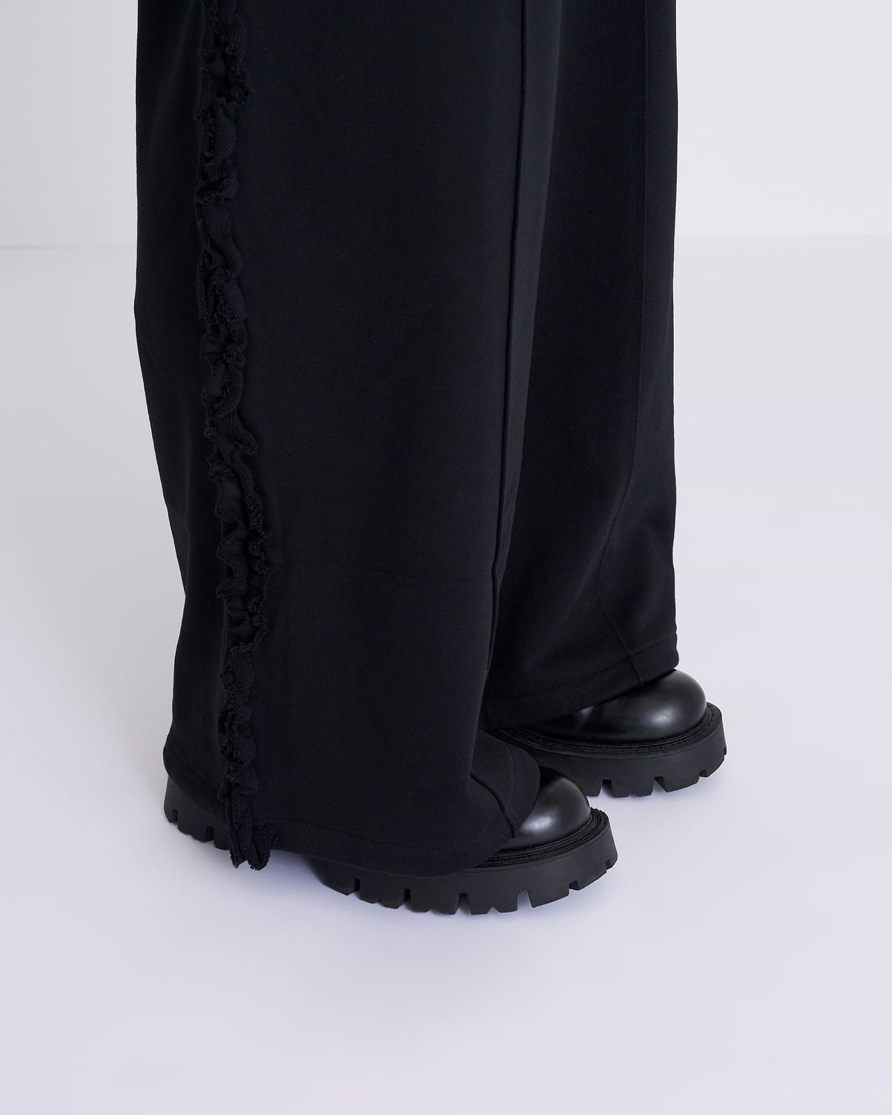 【25AW】フリルスウェットパンツ