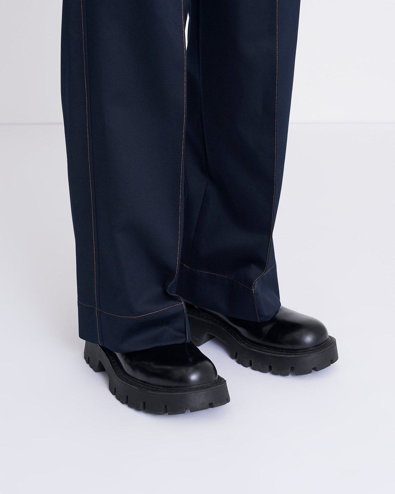 【25AW】カラーステッチトラウザーズ