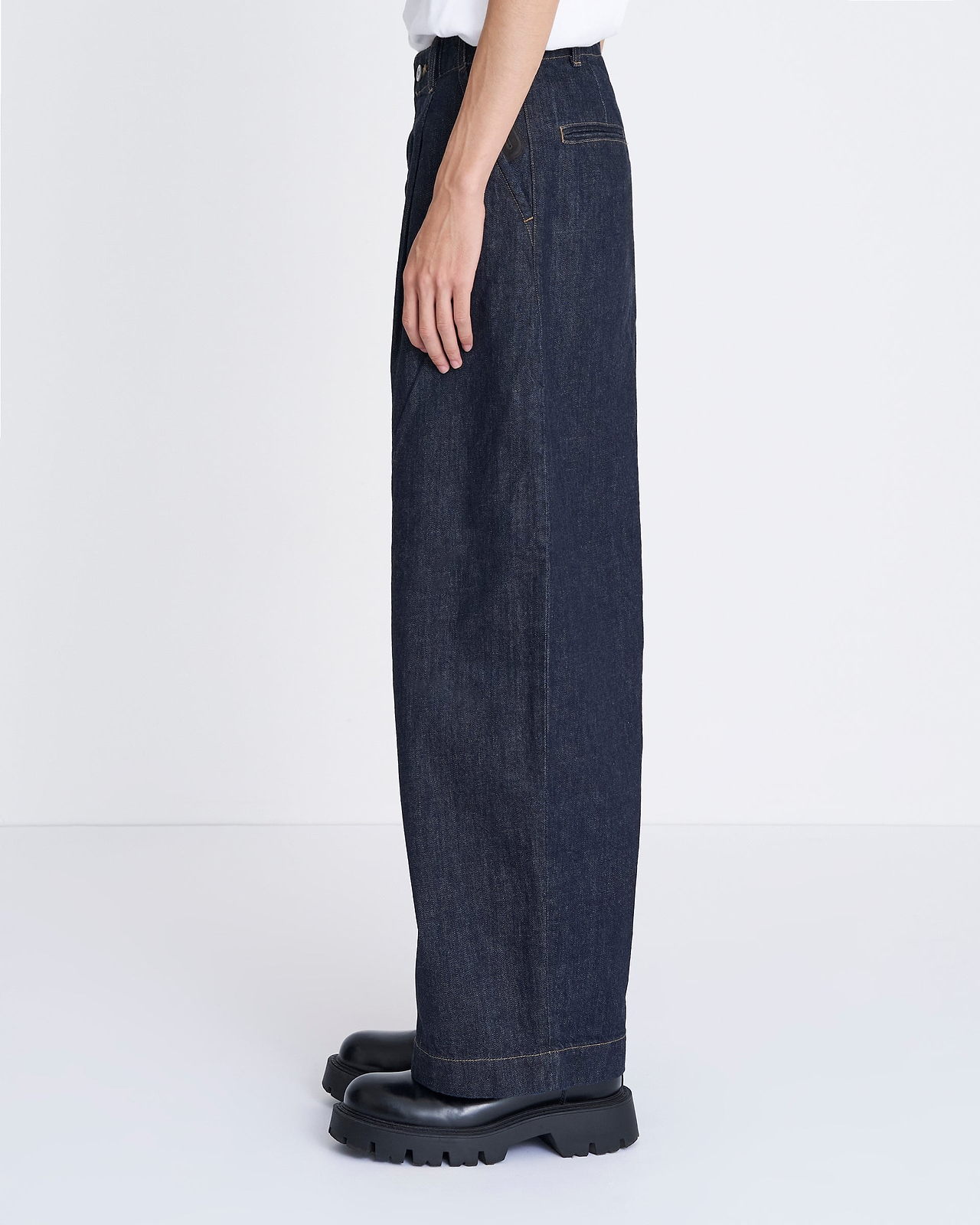 【25AW】ラディッシュデニムパンツ