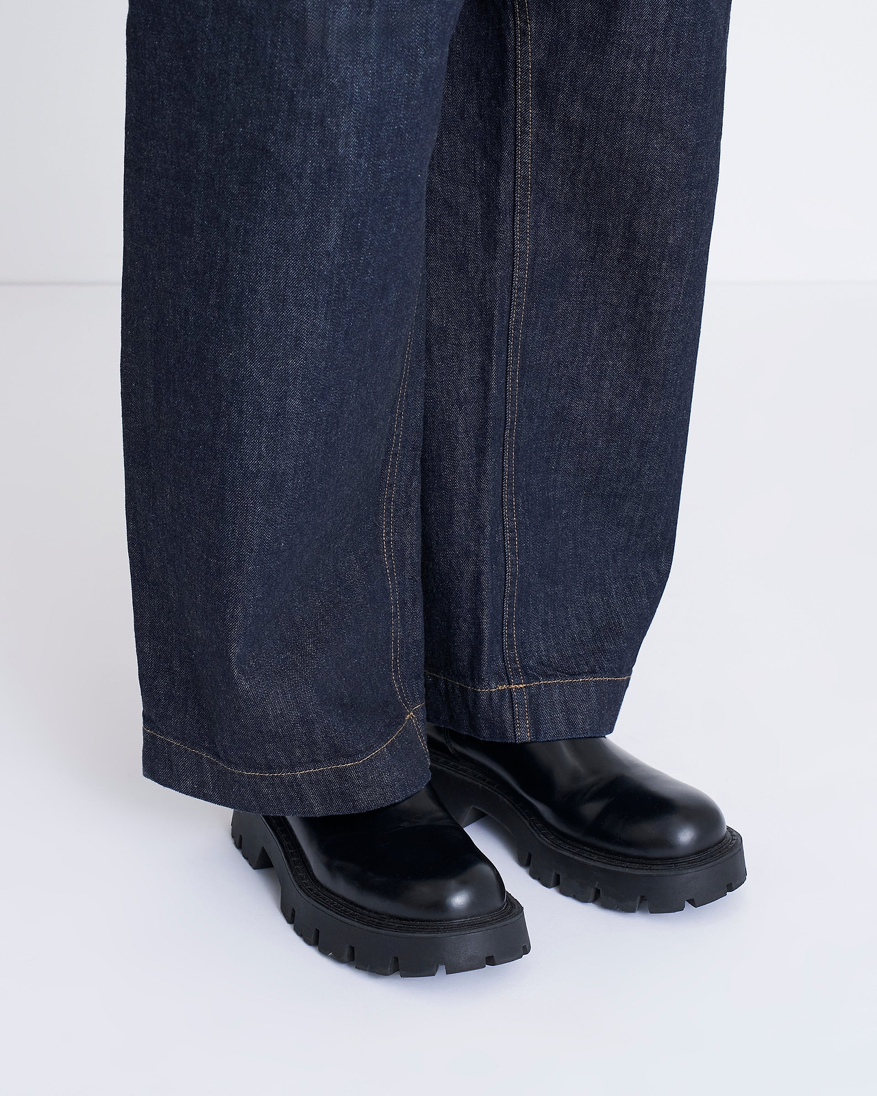 【25AW】ラディッシュデニムパンツ