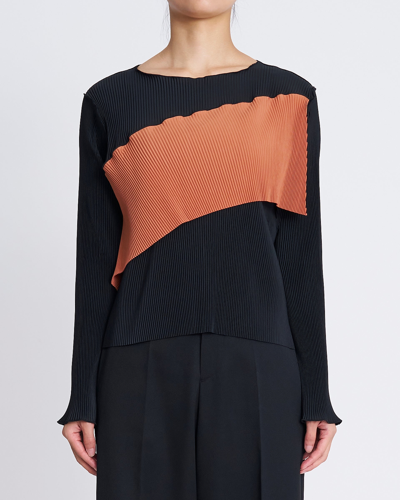 【25AW】スパイラルウェーブロングスリーブトップ