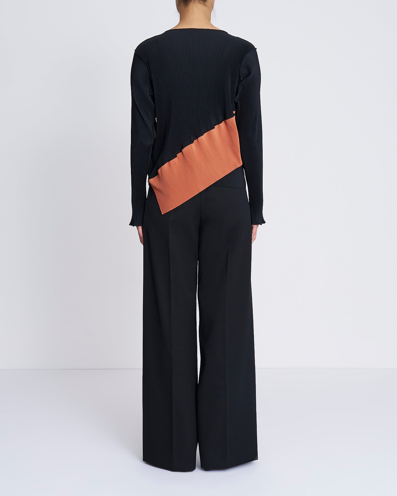 【25AW】スパイラルウェーブロングスリーブトップ
