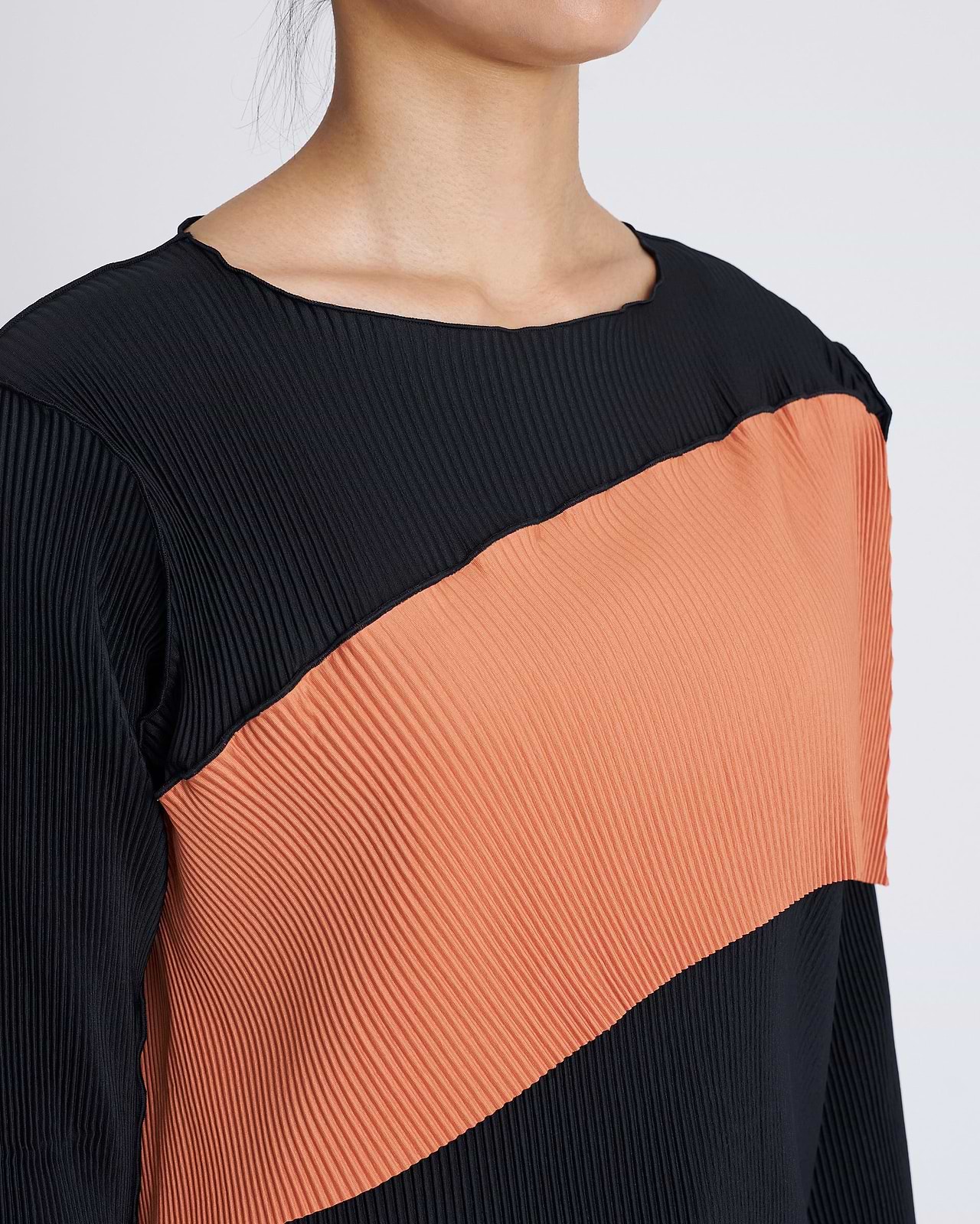 【25AW】スパイラルウェーブロングスリーブトップ