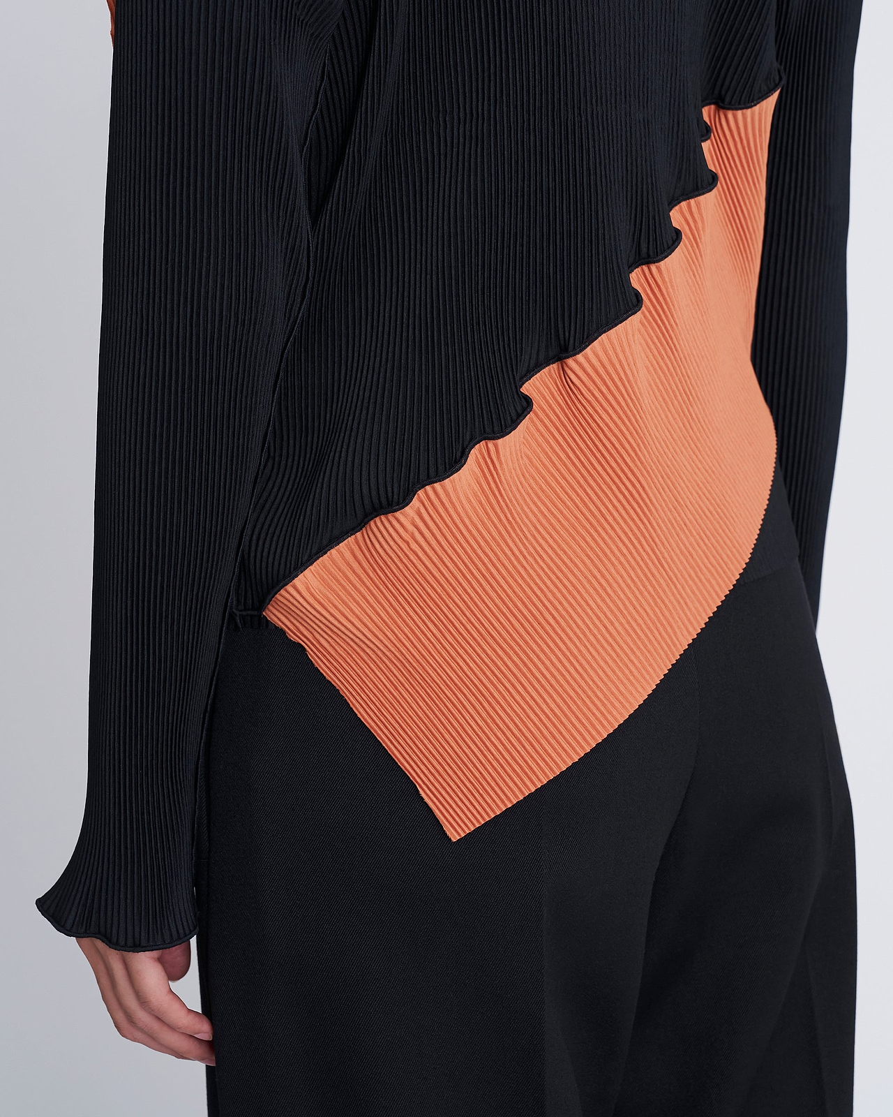 【25AW】スパイラルウェーブロングスリーブトップ