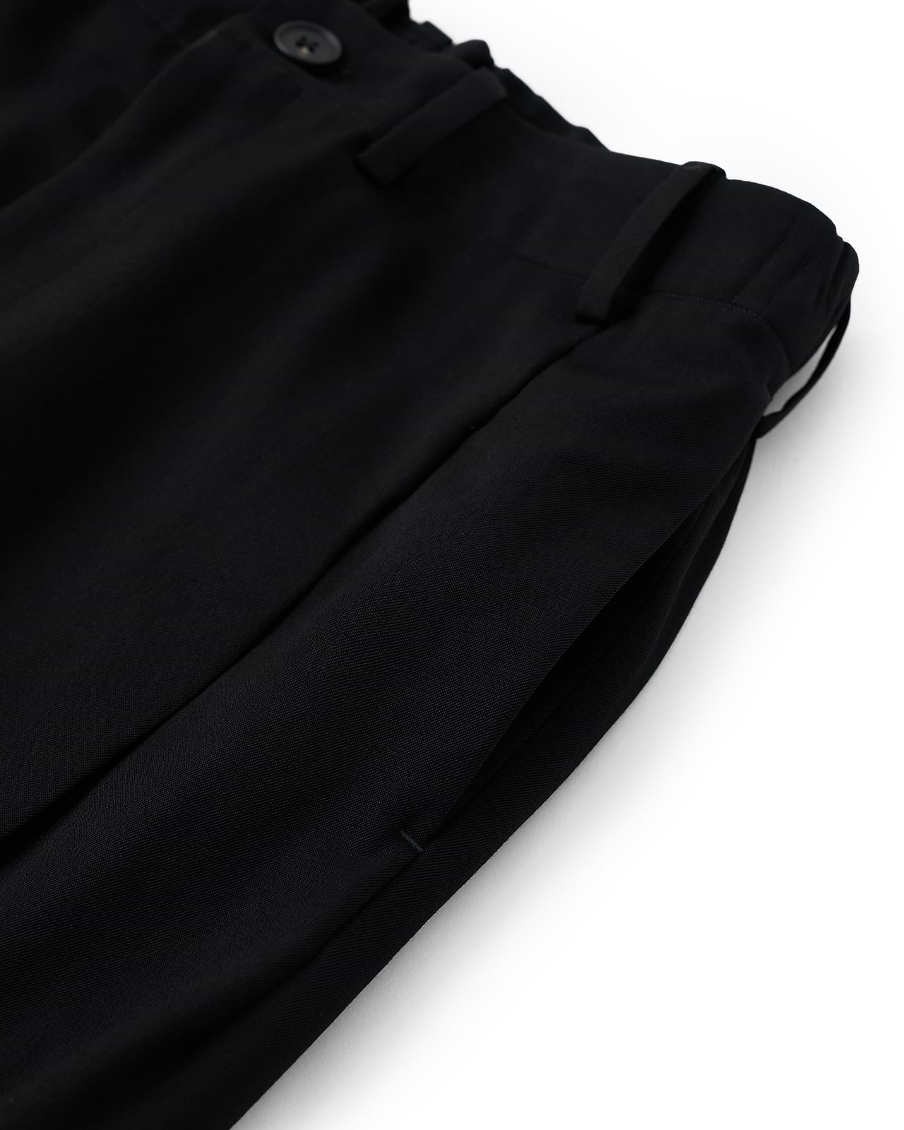 【25AW】ドレーピングクロッチボックスプリーツトラウザーズ