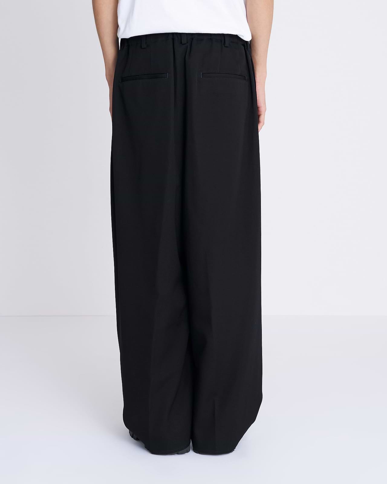 【25AW】ドレーピングクロッチボックスプリーツトラウザーズ