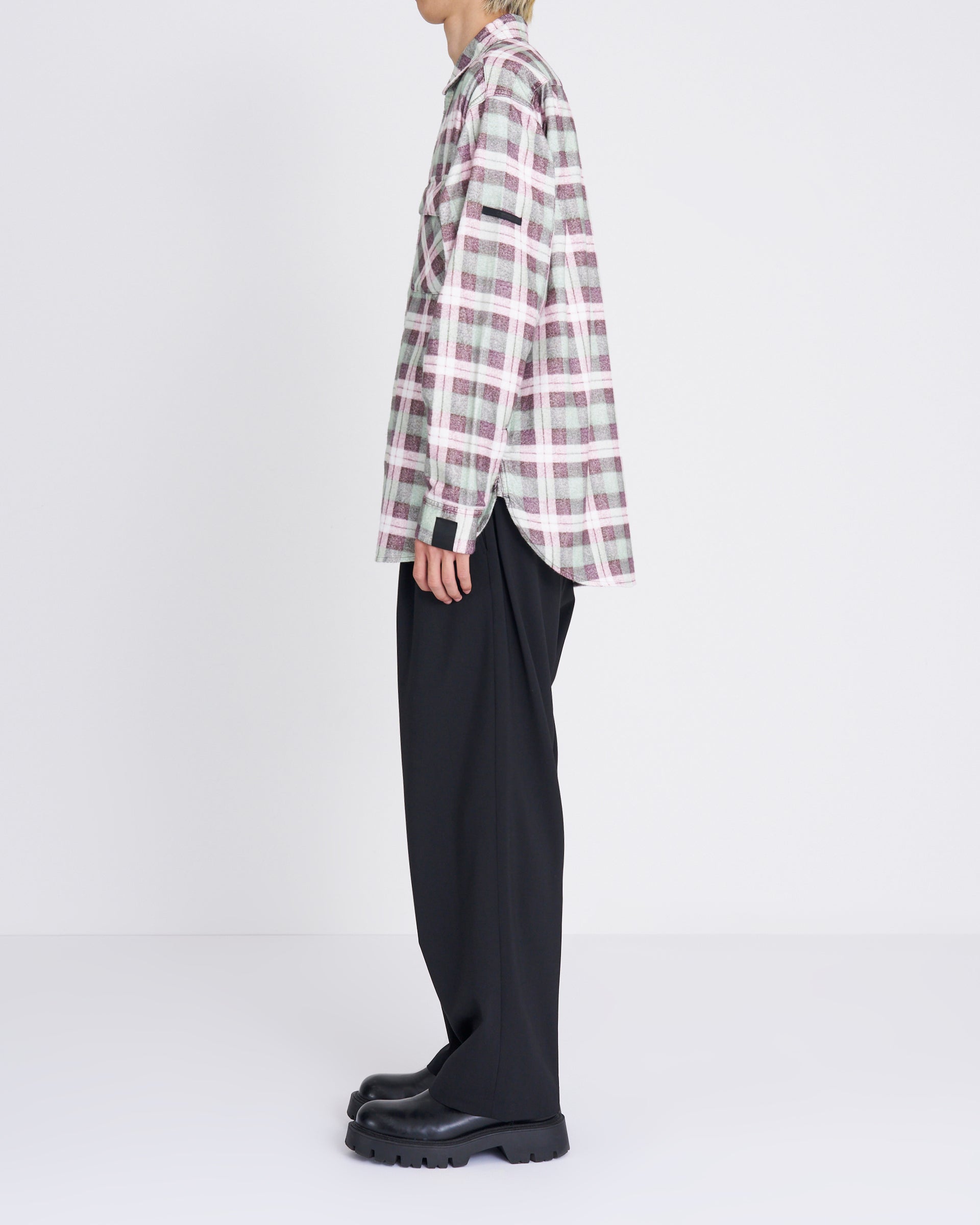 mac collection 値下げしました。 MAC コンシーラー STUDIO FIX EVERY-WEAR ALL-OVER FACE PEN