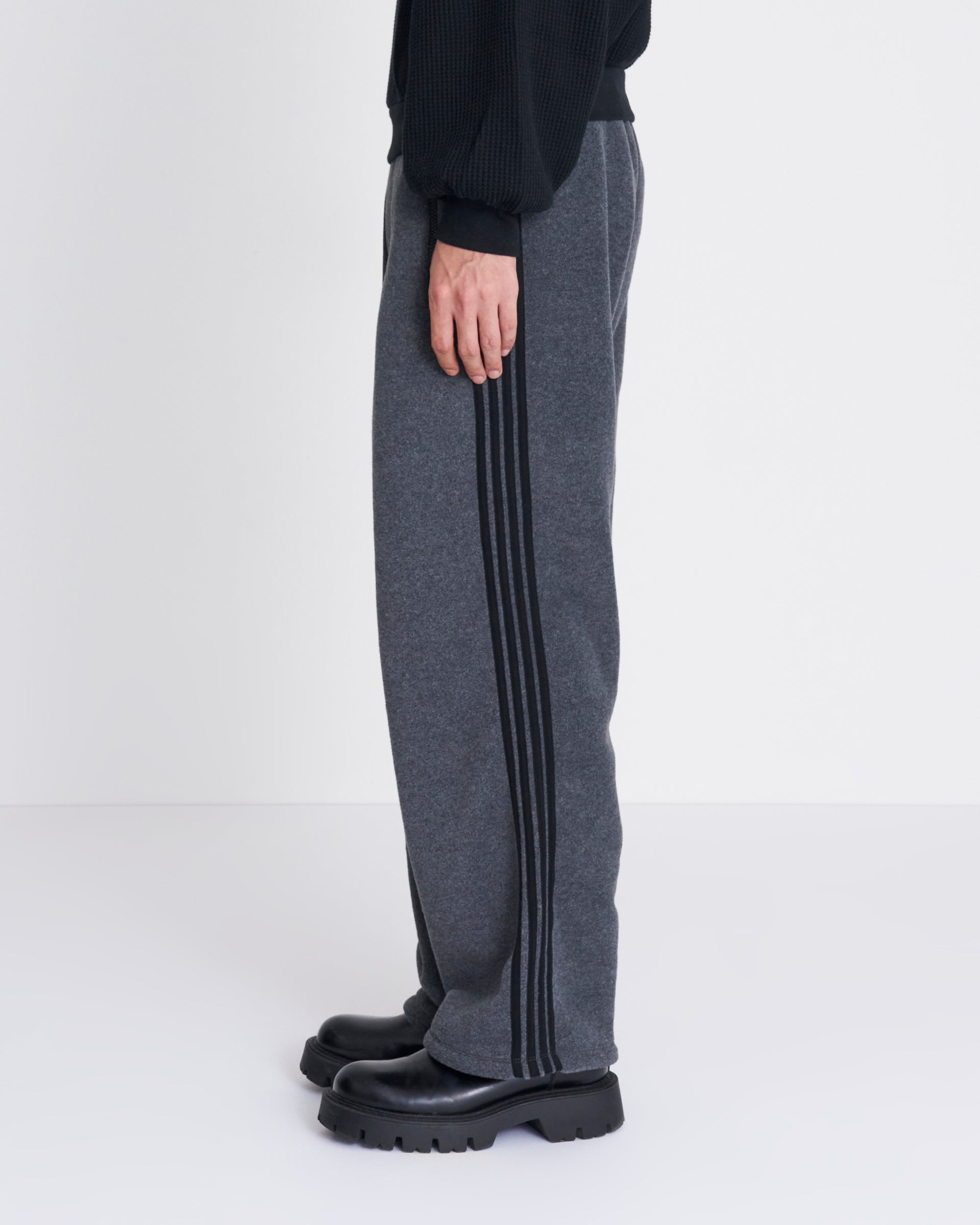 INSCRIRE アンスクリア 25AW 日本製 Fleece Loose Fit Track Pants フリースルーズフィットトラックパンツ I25AW-BC122 L RED ユニセックス イージー ボトムス【中古】【INSCRIRE】 Fleece Loose Fit Track Pants-フリースルーズフィットトラックパンツ