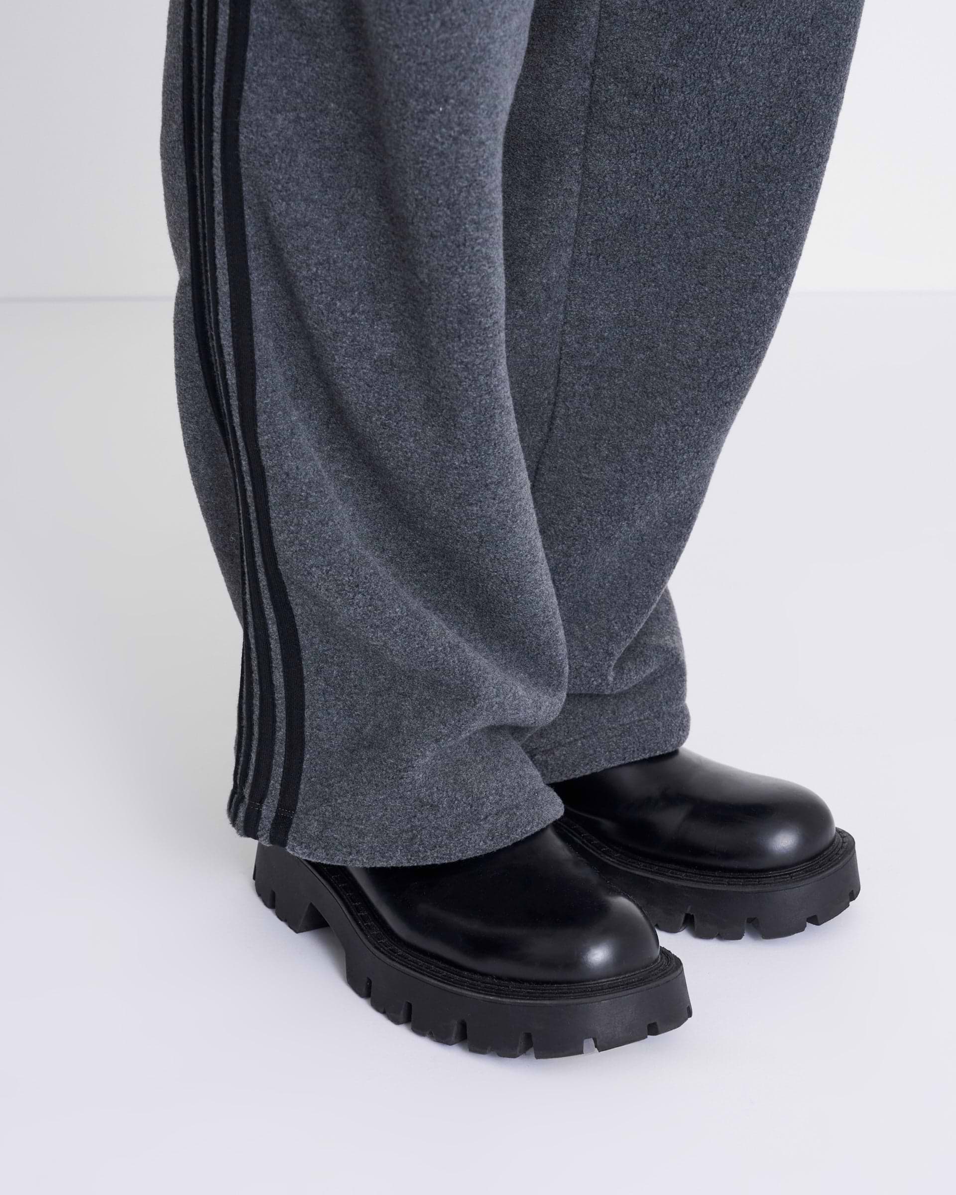 INSCRIRE アンスクリア 25AW 日本製 Fleece Loose Fit Track Pants フリースルーズフィットトラックパンツ I25AW-BC122 L RED ユニセックス イージー ボトムス【中古】【INSCRIRE】 Fleece Loose Fit Track Pants-フリースルーズフィットトラックパンツ