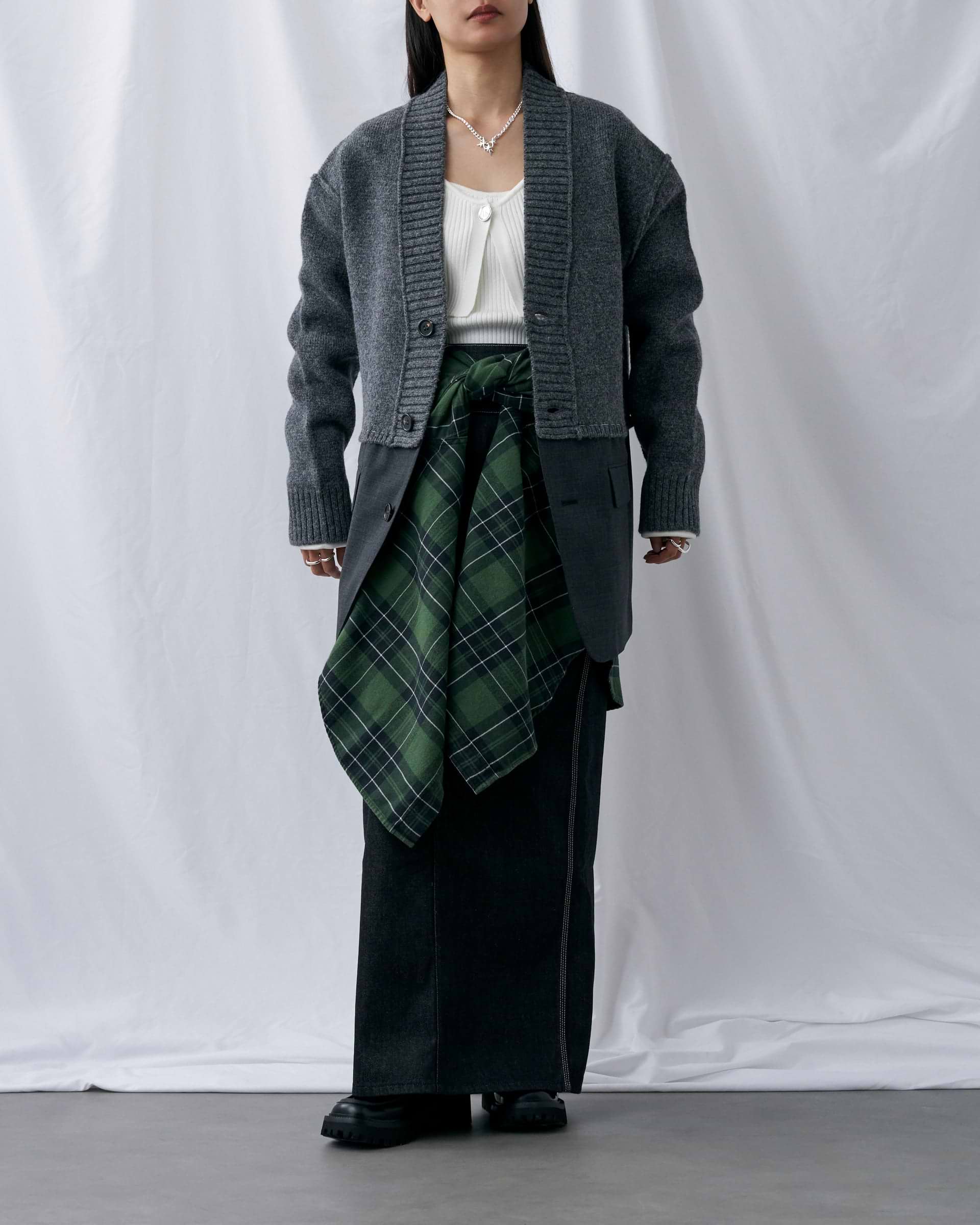 みやこ様INSCRIRE アンスクリア ウールフランネル INSCRIRE】フランネルルーズフィットショートパンツ グリーン | 日本製