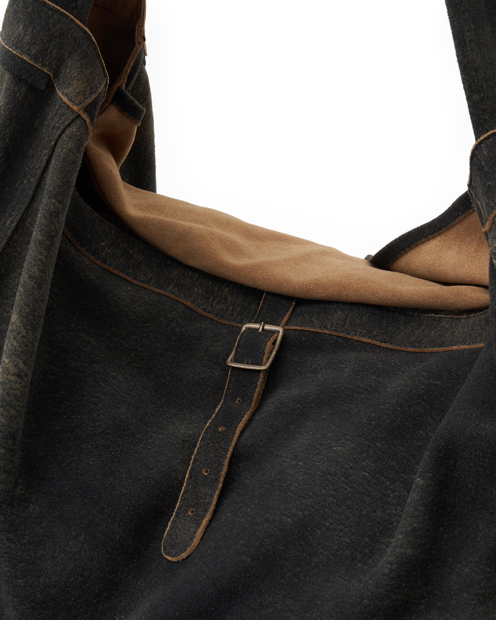 SEVEN BY SEVEN】レザーショルダーバッグ（ゴートスエード