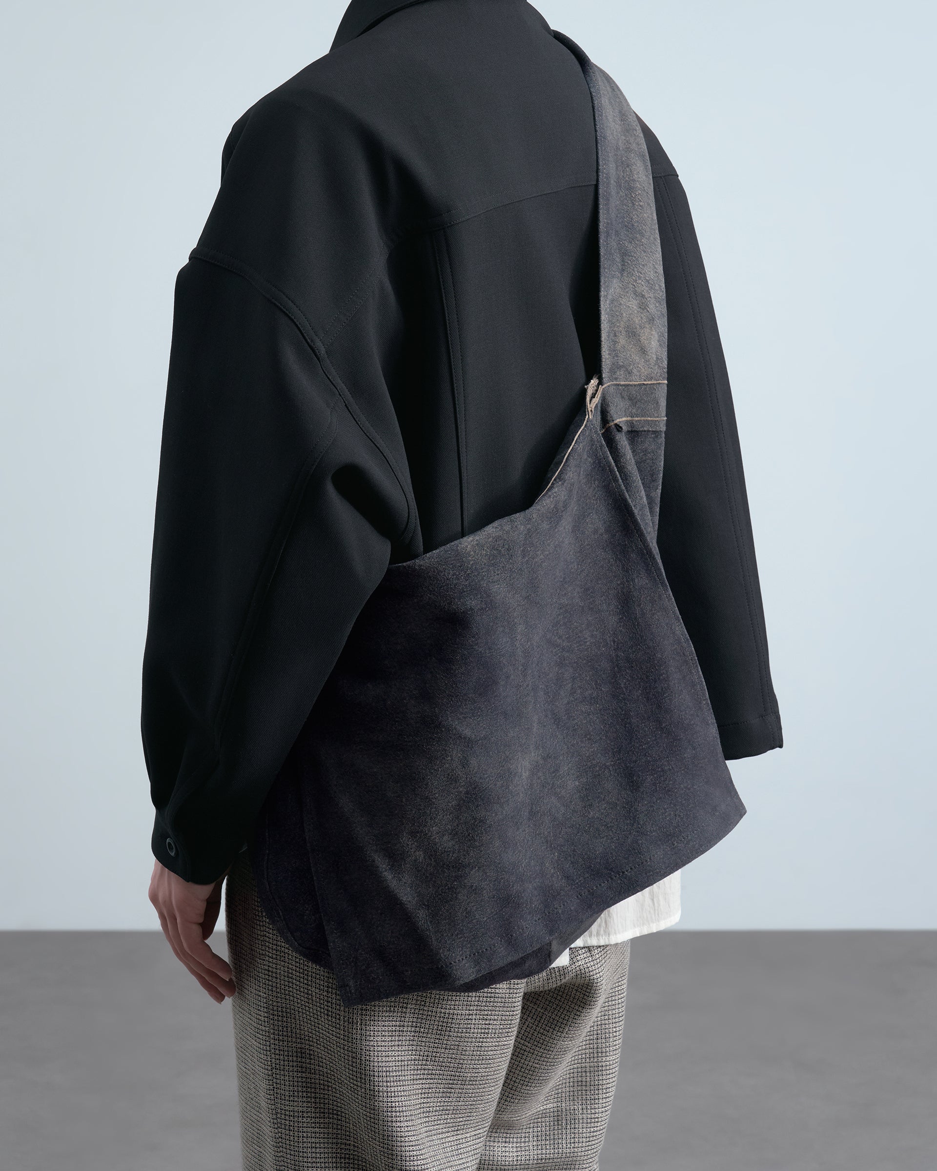 SEVEN BY SEVEN【26SS】レザーショルダーバッグ ゴートスエード SEVEN BY SEVEN】レザーショルダーバッグ（ゴートスエード