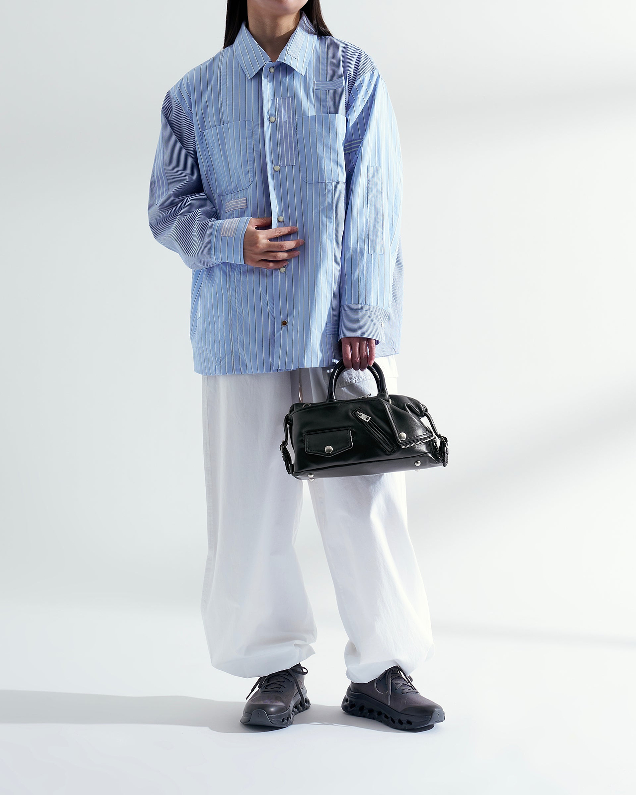 着用カラー：ブラック（スタッフスナップ）