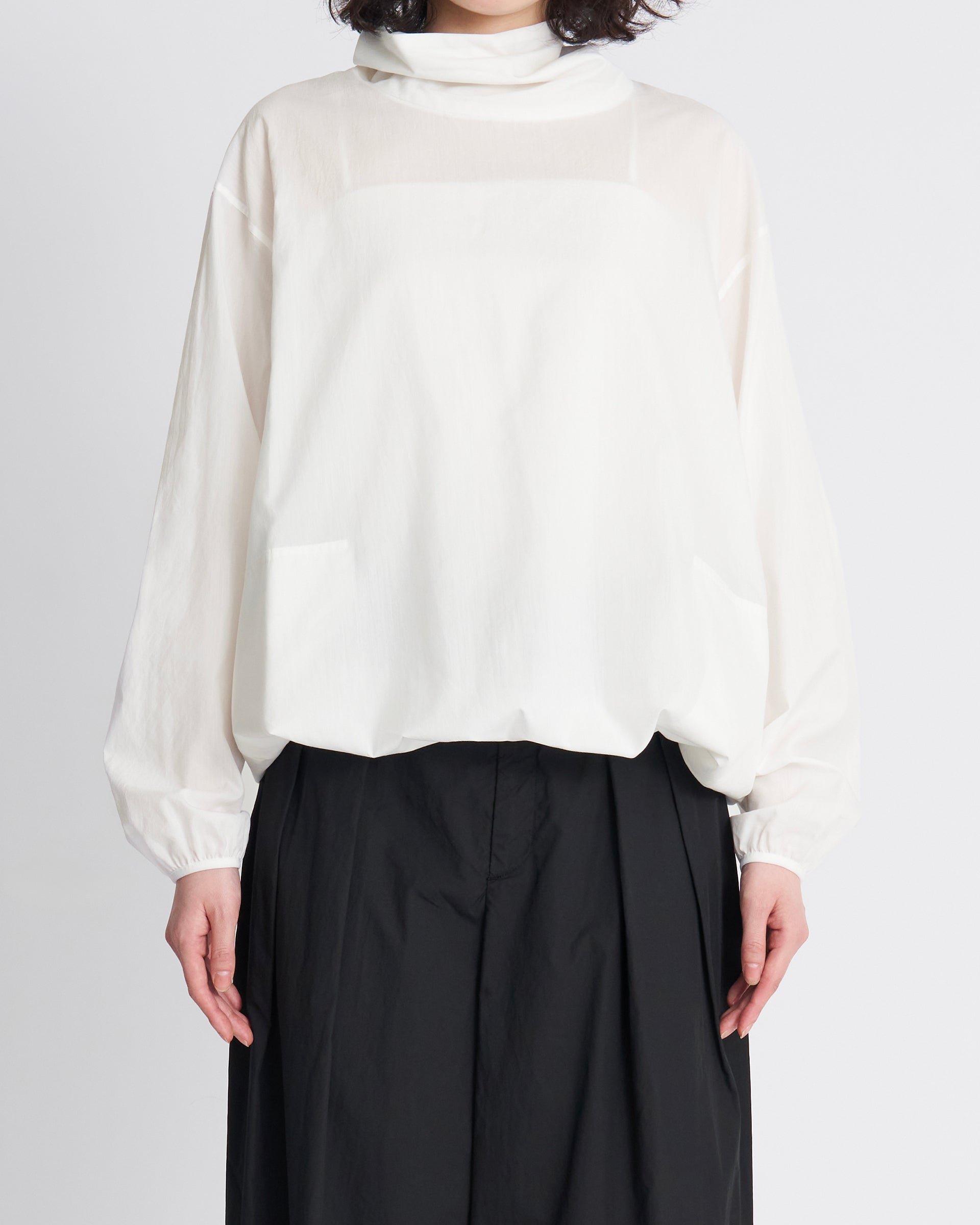 ATON エイトン　コットンカシミヤガーゼハイネックカットソー ATON】コットンシルクローンハイネックオーバーシャ​​ツ