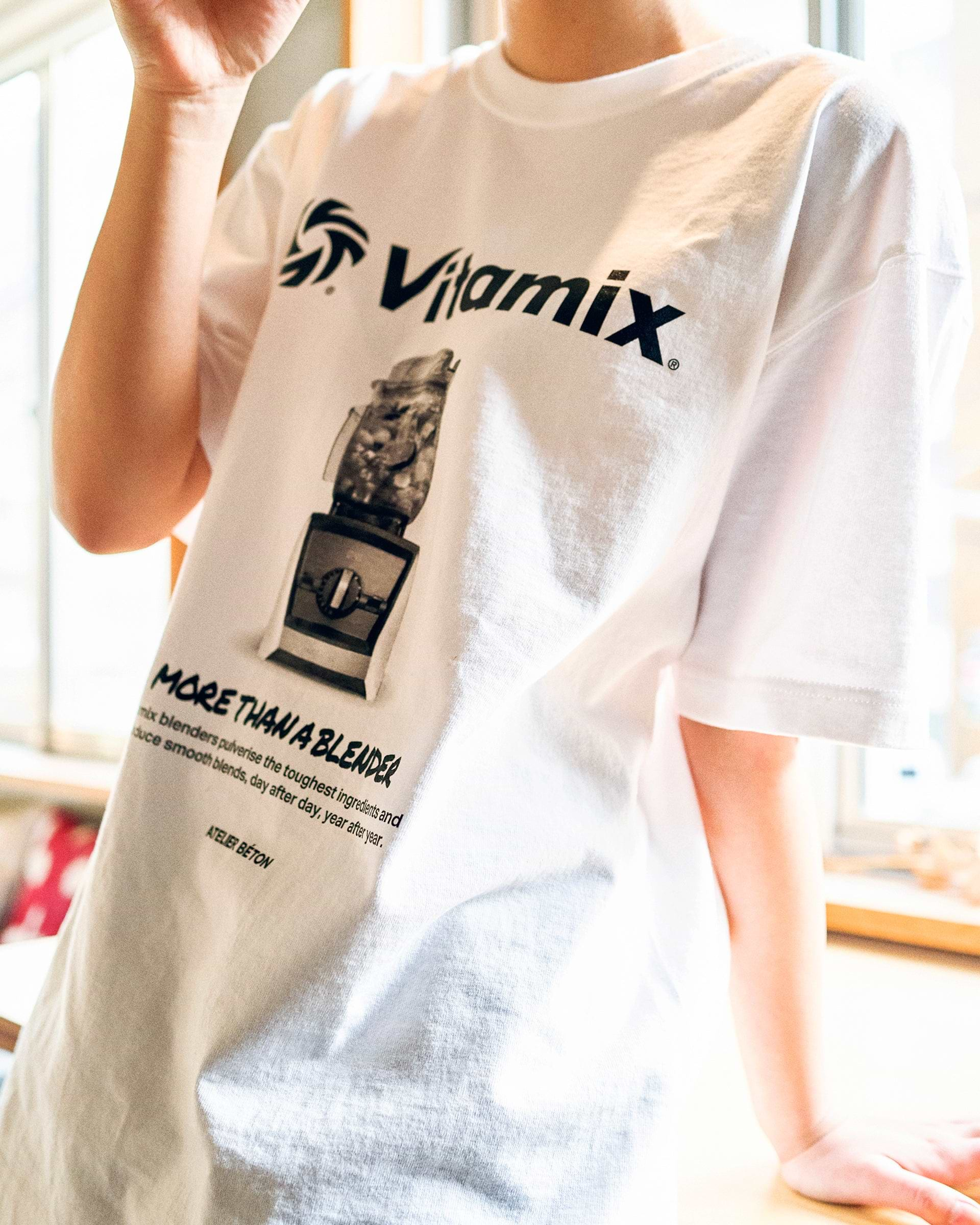 【ATELIER BÉTON】＜Vitamix×ATELIER BETON＞VITAMIX TEE