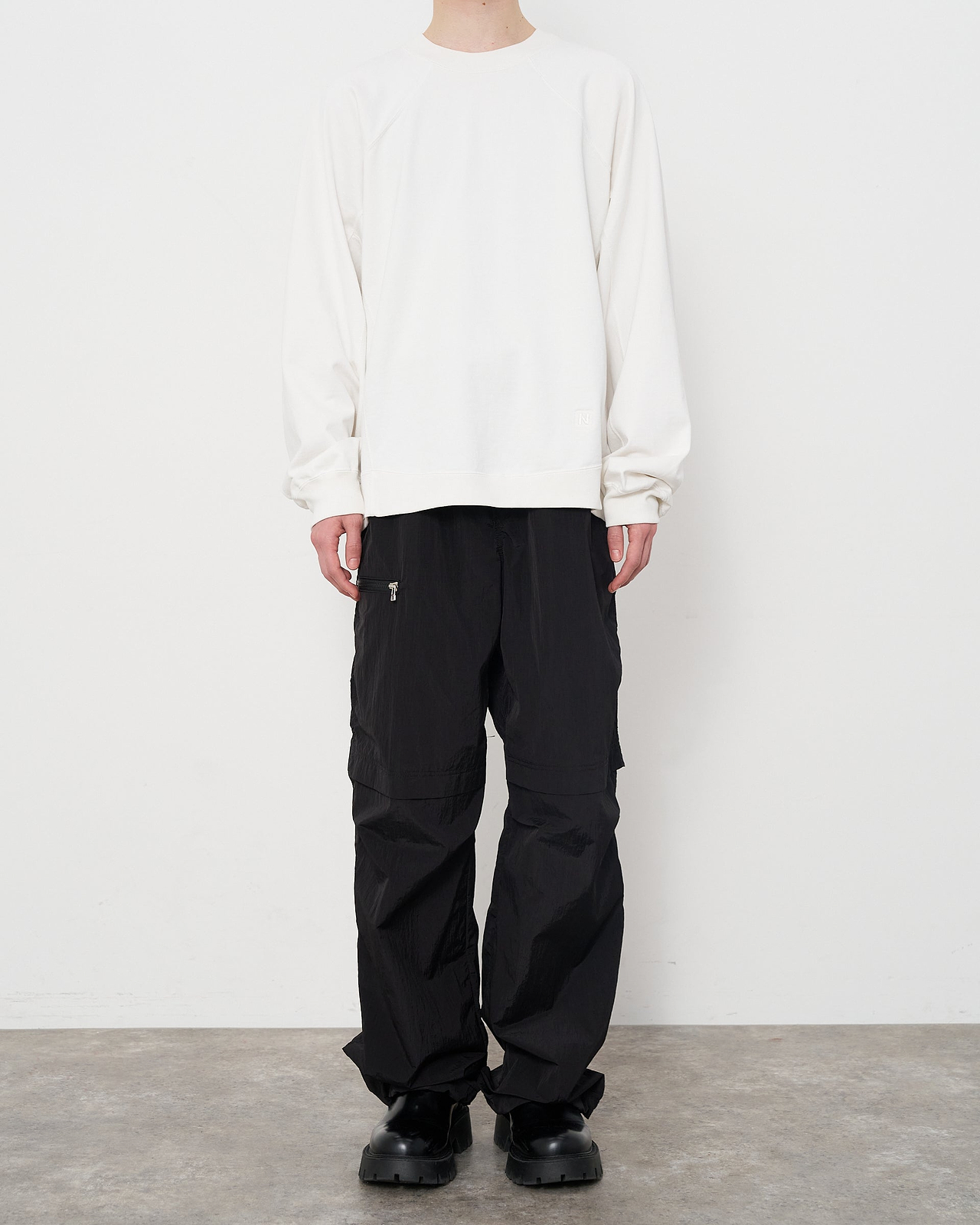 着用サイズ2／身長176cm
