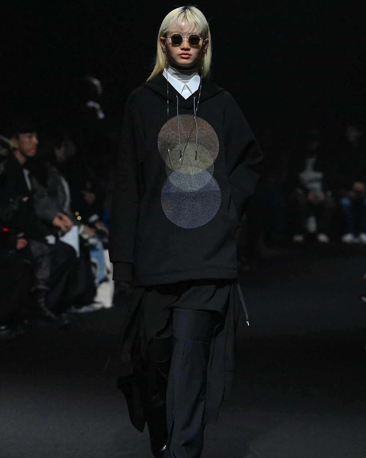 【25AW】エコーエンブロイダリーフーディー