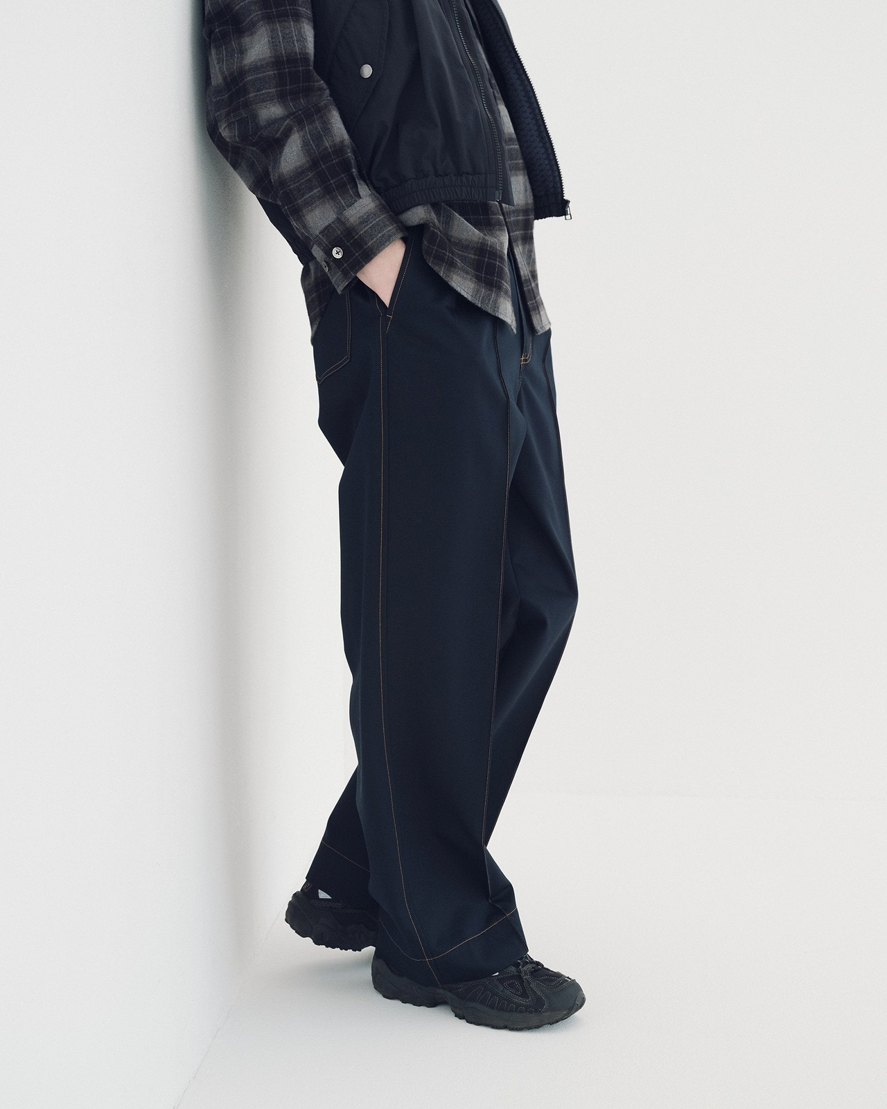 【25AW】カラーステッチトラウザーズ