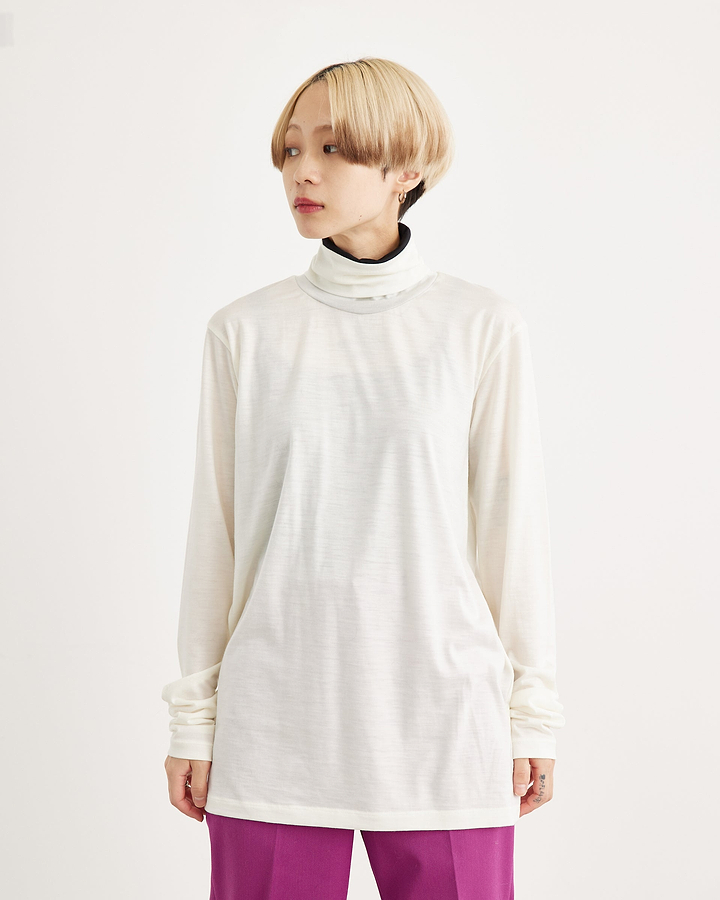女性モデル：サイズ44（身長157cm）