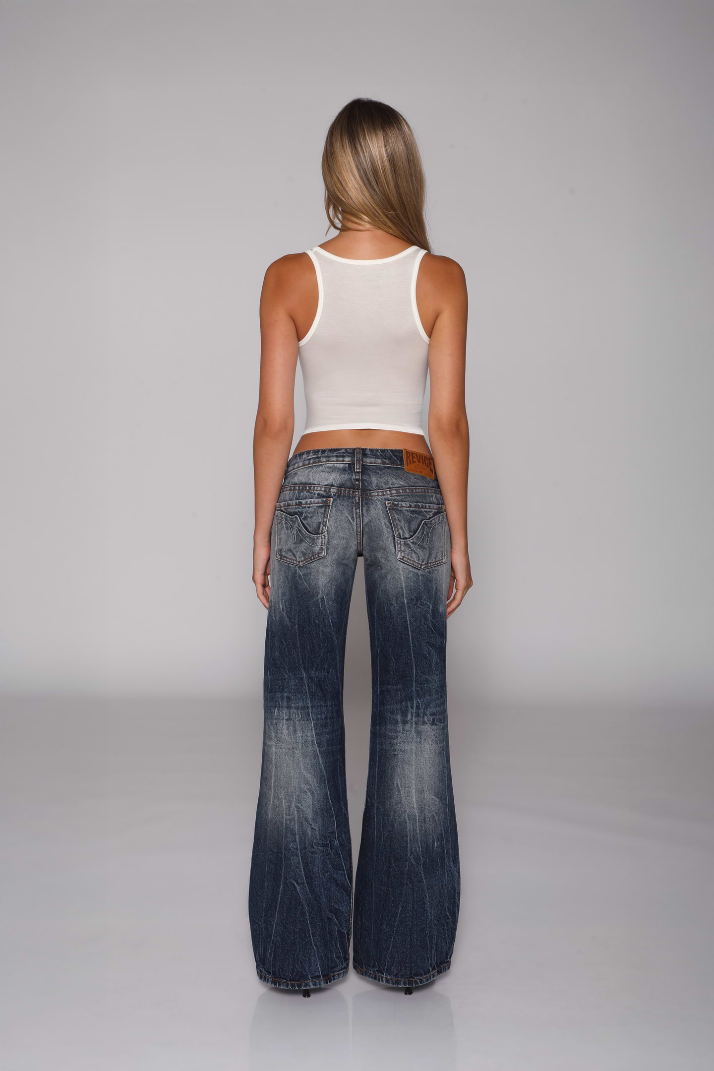 VICTORIA JEAN / DEEP SEA