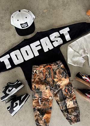 Too Fast Crewneck Black