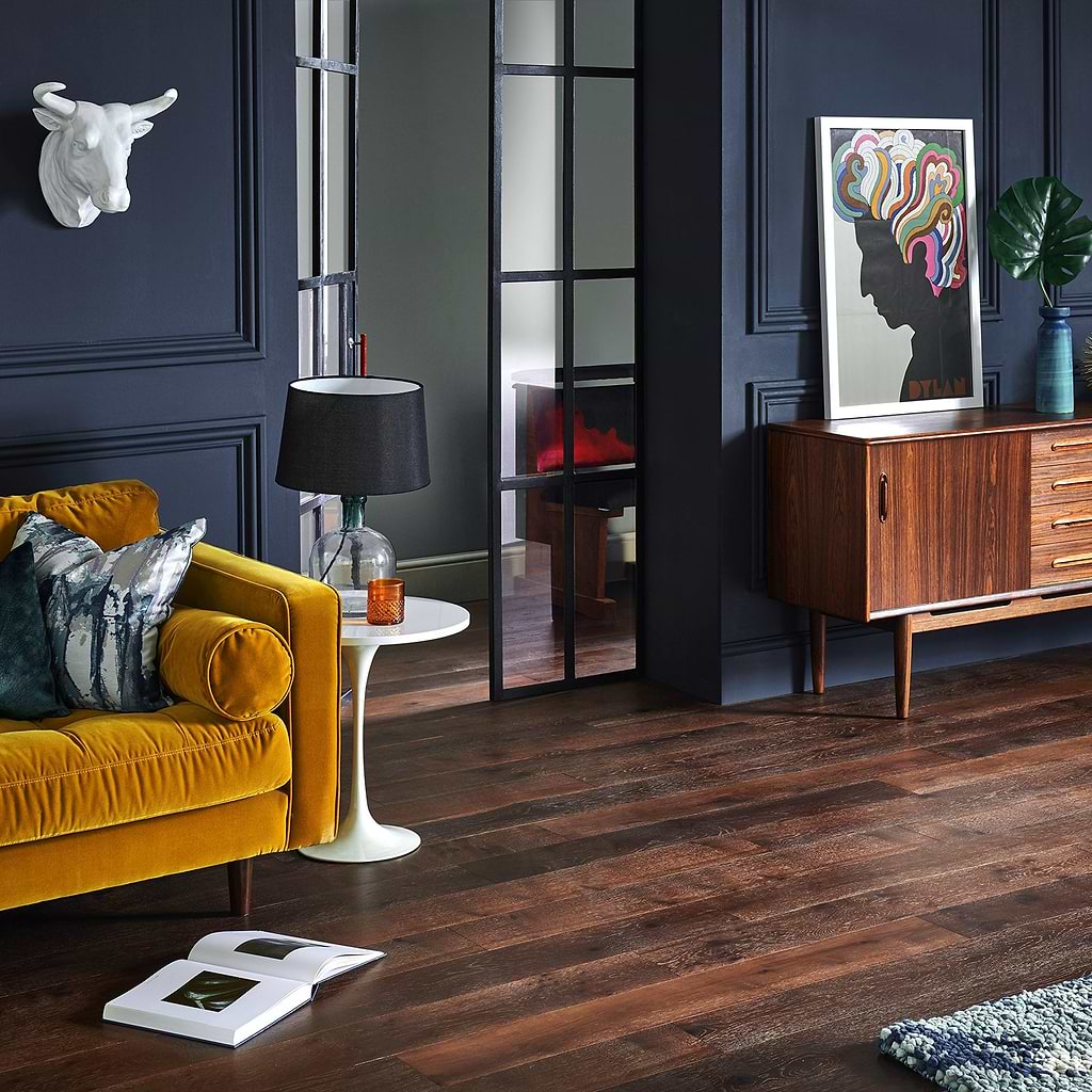 Lynton Weald Oak engineered oak flooring for the living room by Woodpecker for Hyperion Tiles