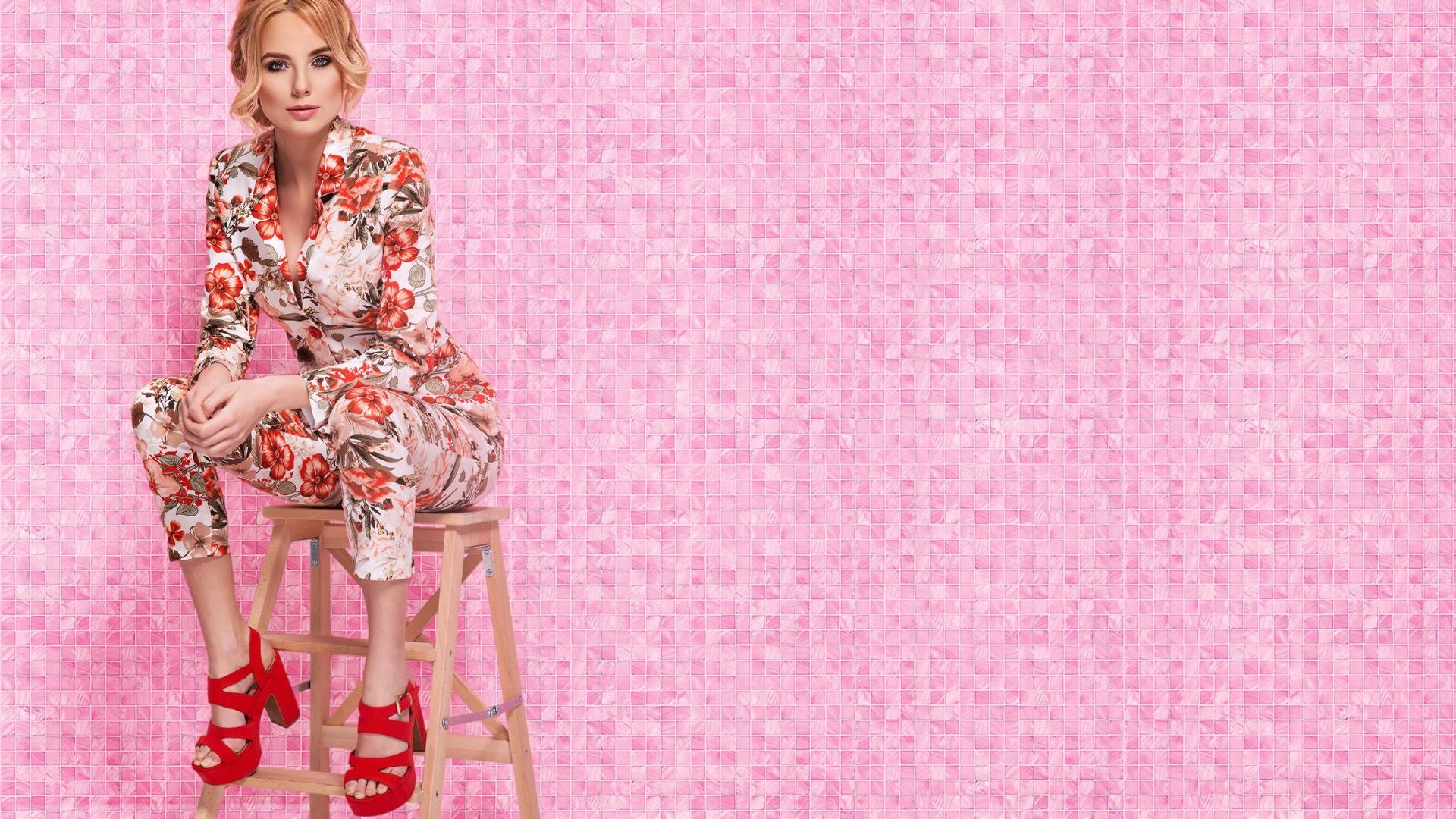 Pink Mother Of Pearl Mosaic Tiles