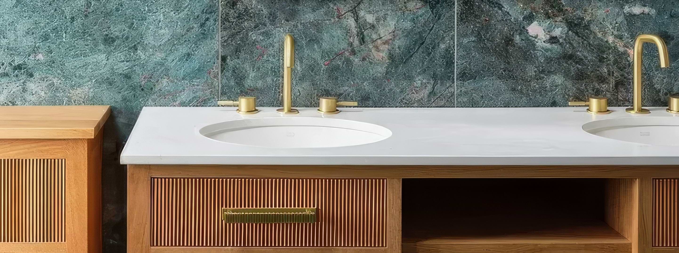 Marble Luxe Porcelain Smeraldo tiles stocked by Hyperion Tiles