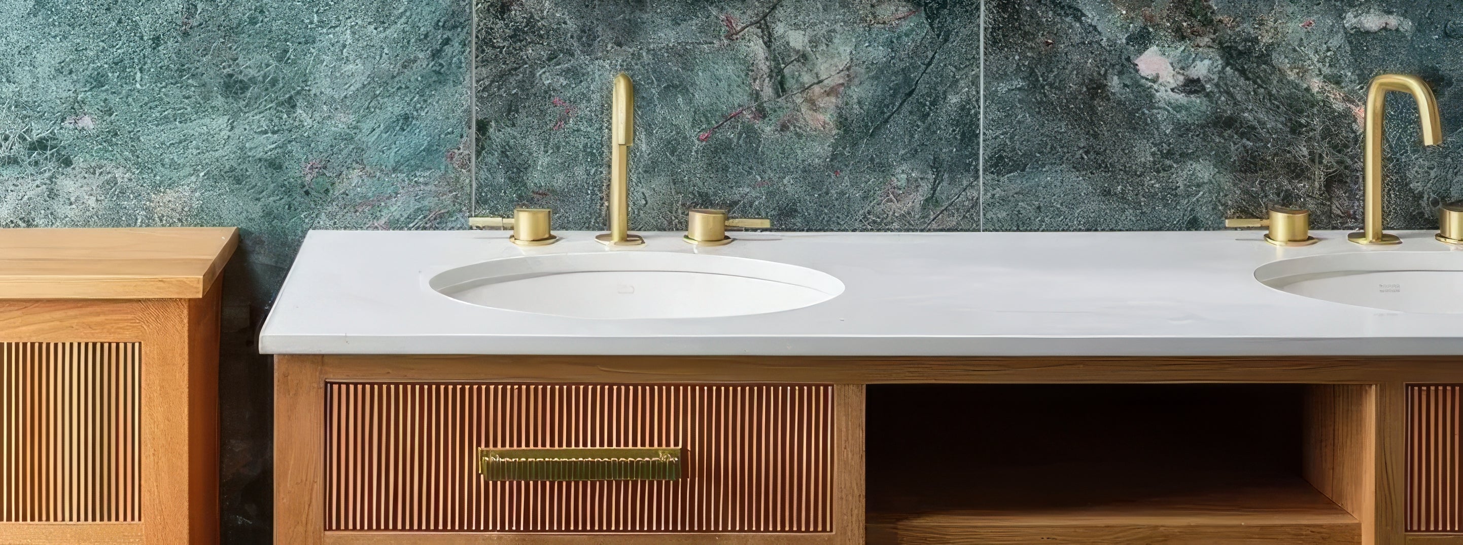 Marble Luxe Porcelain Smeraldo tiles stocked by Hyperion Tiles