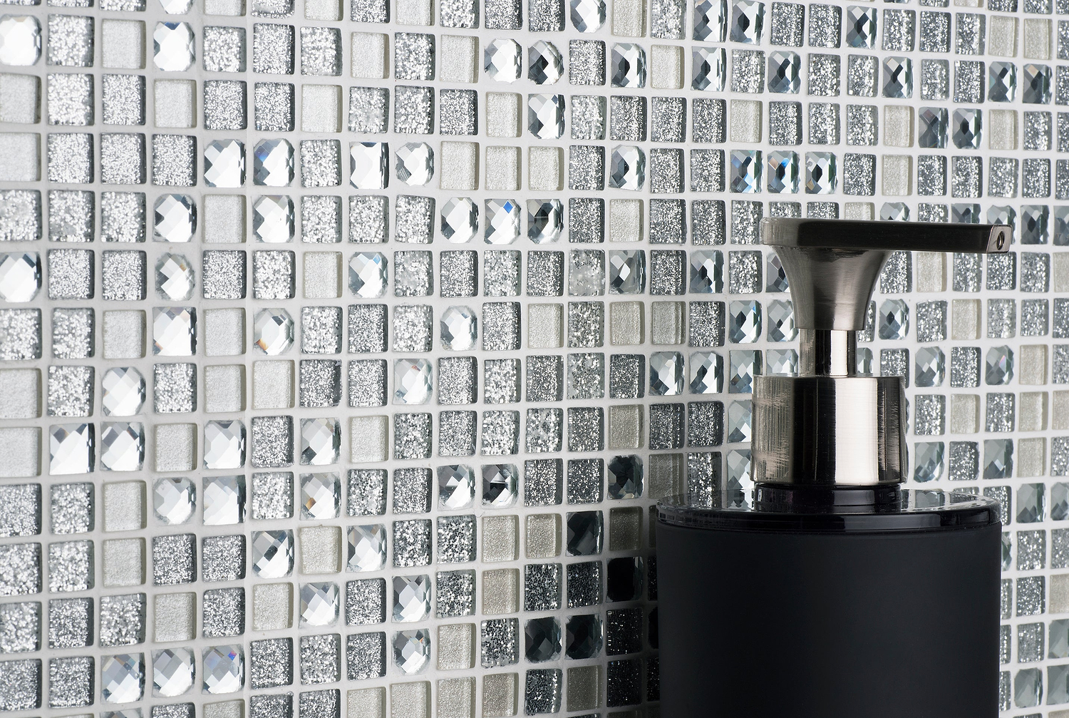 A helpful guide to the benefits of using glass mosaic tiles - Hyperion Tiles