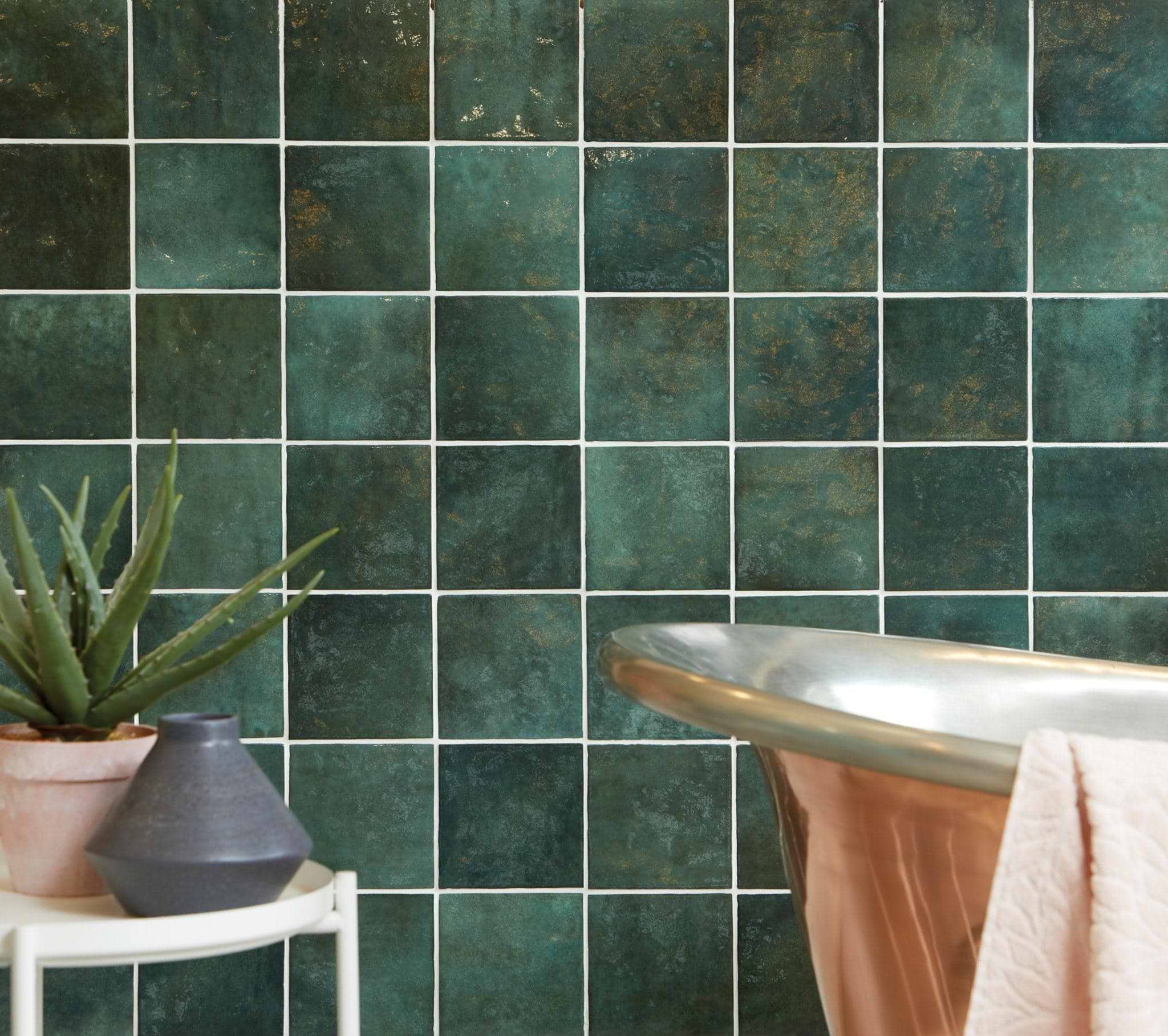 Porcelain vs ceramic tiles: What's the difference? - Hyperion Tiles