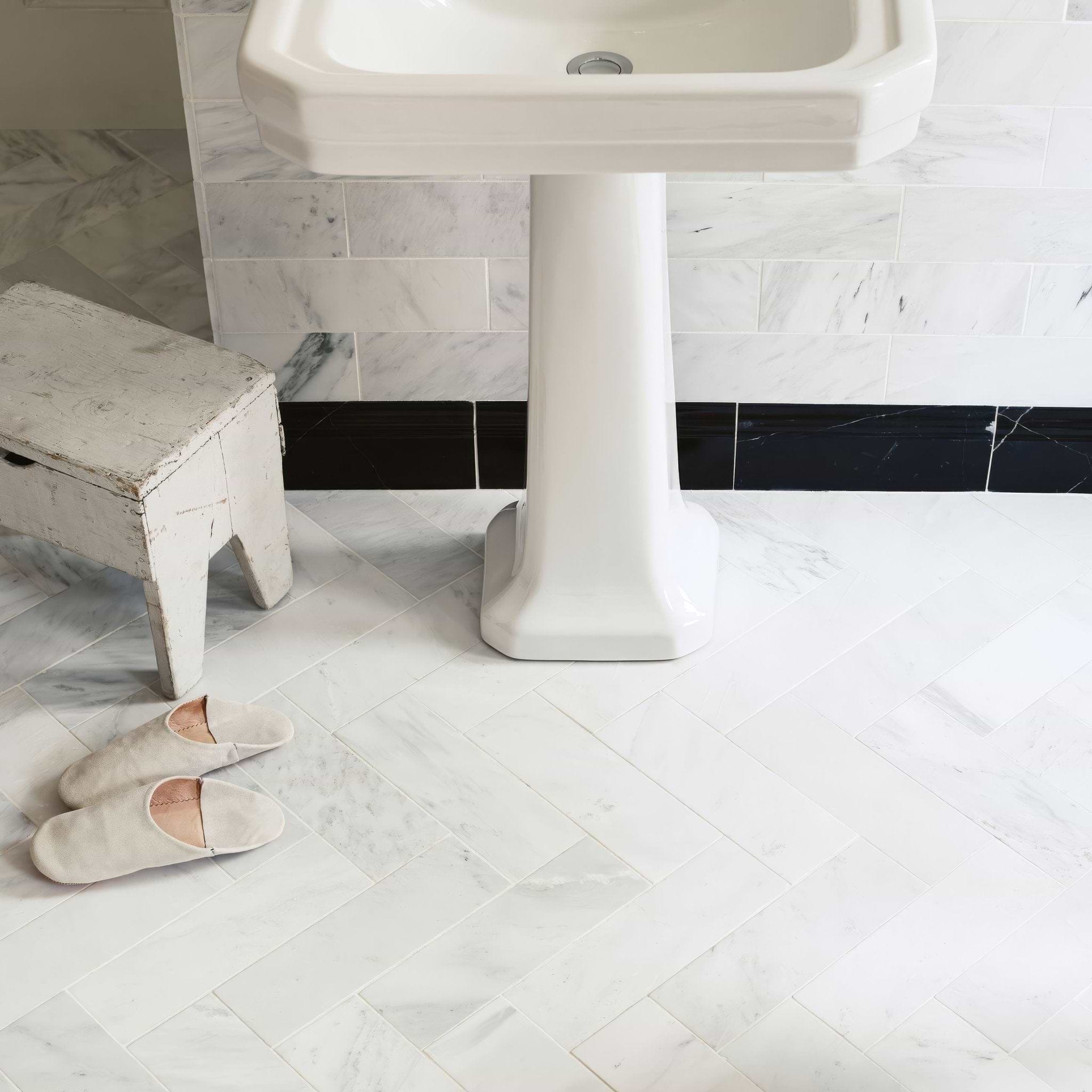 East Hampton Skirting Black Polished - Hyperion Tiles