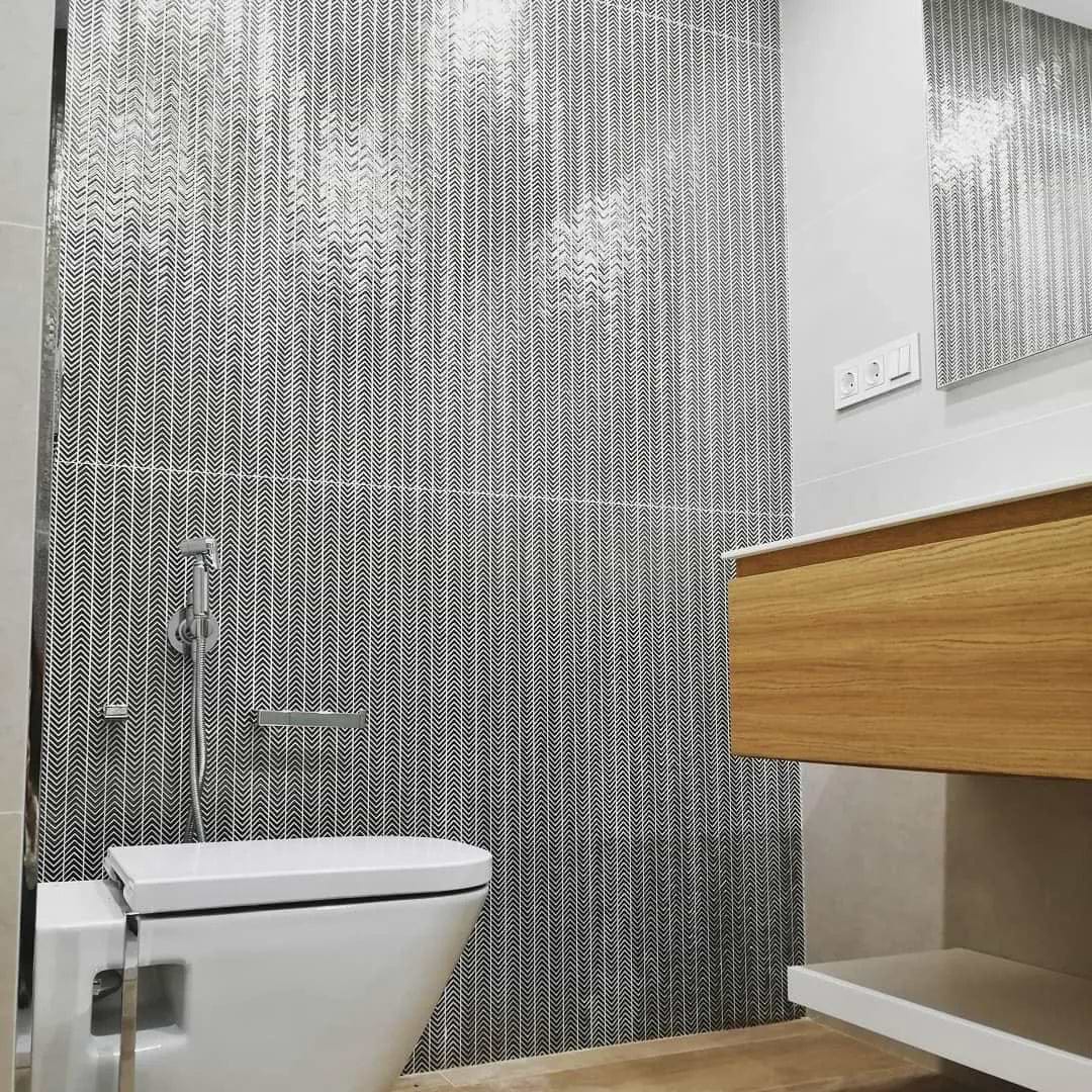 Gravity Aluminium Arrow Metal 29.8 x 30cm By Hyperion Tiles