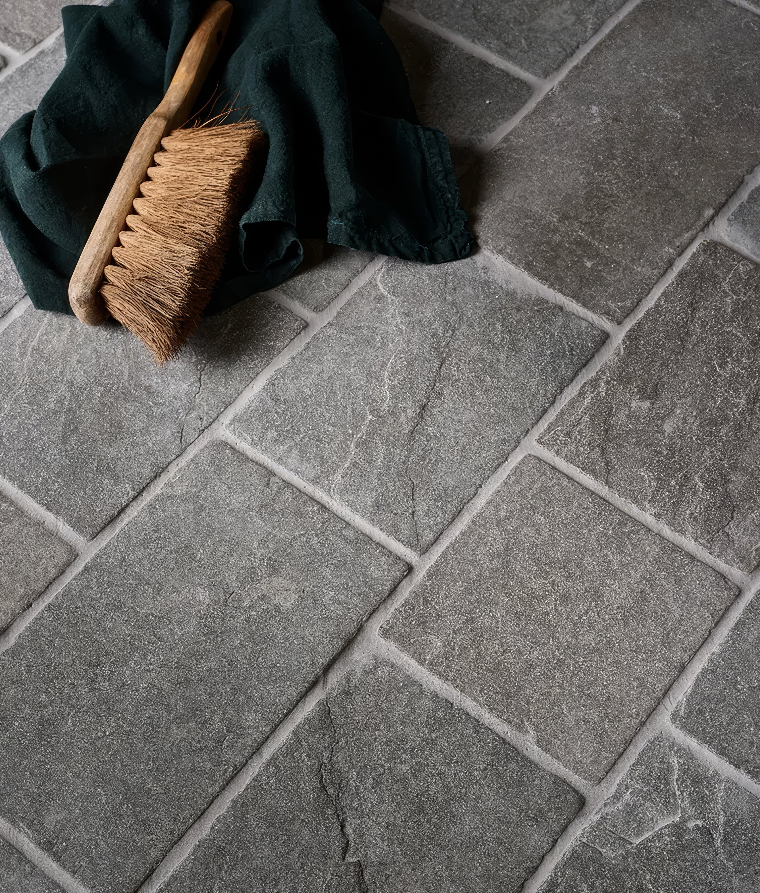 Tyrone Limestone Cobble Seasoned Finish