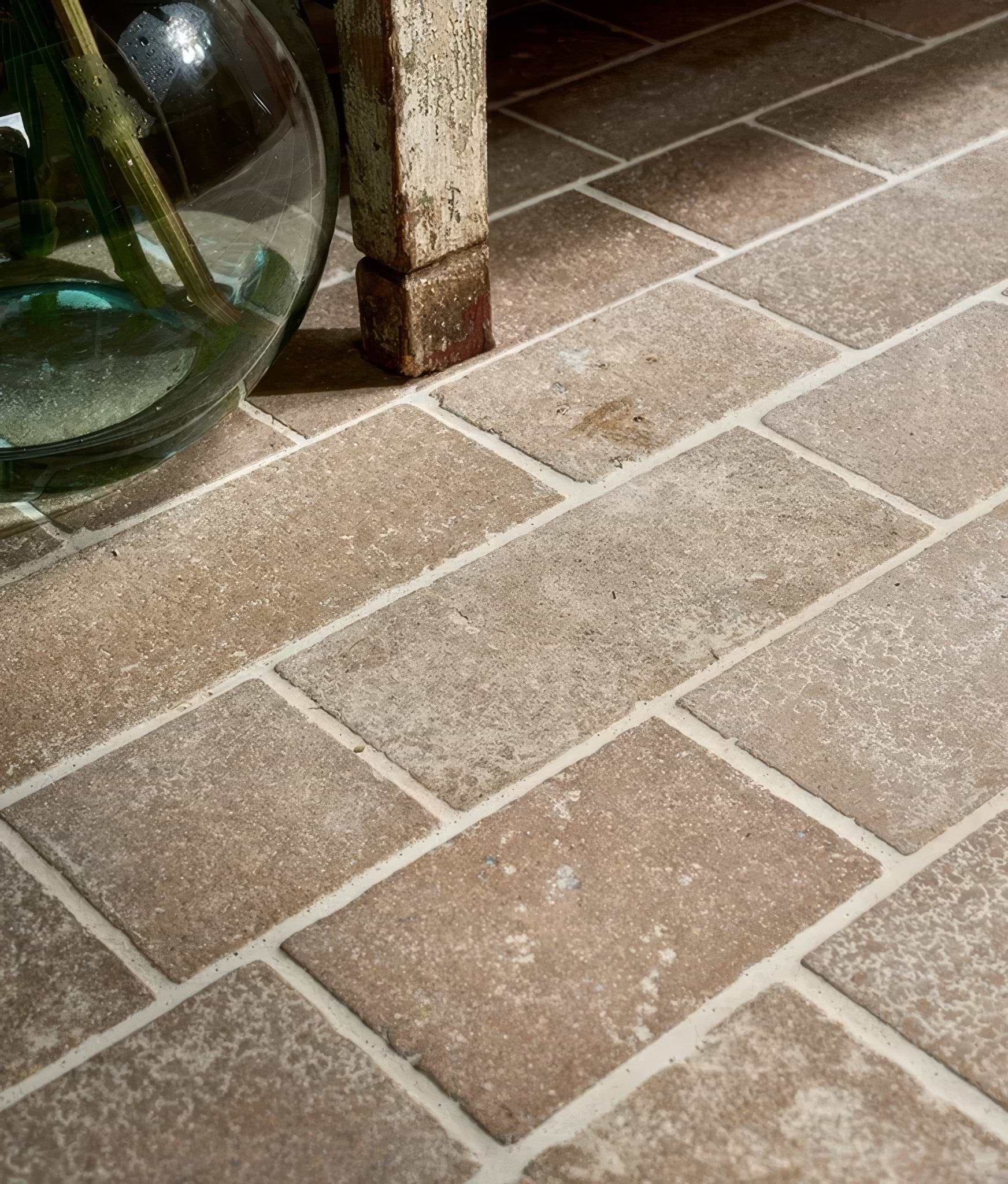 Hamlet Limestone Tumbled & Etched Cobbles - Hyperion Tiles