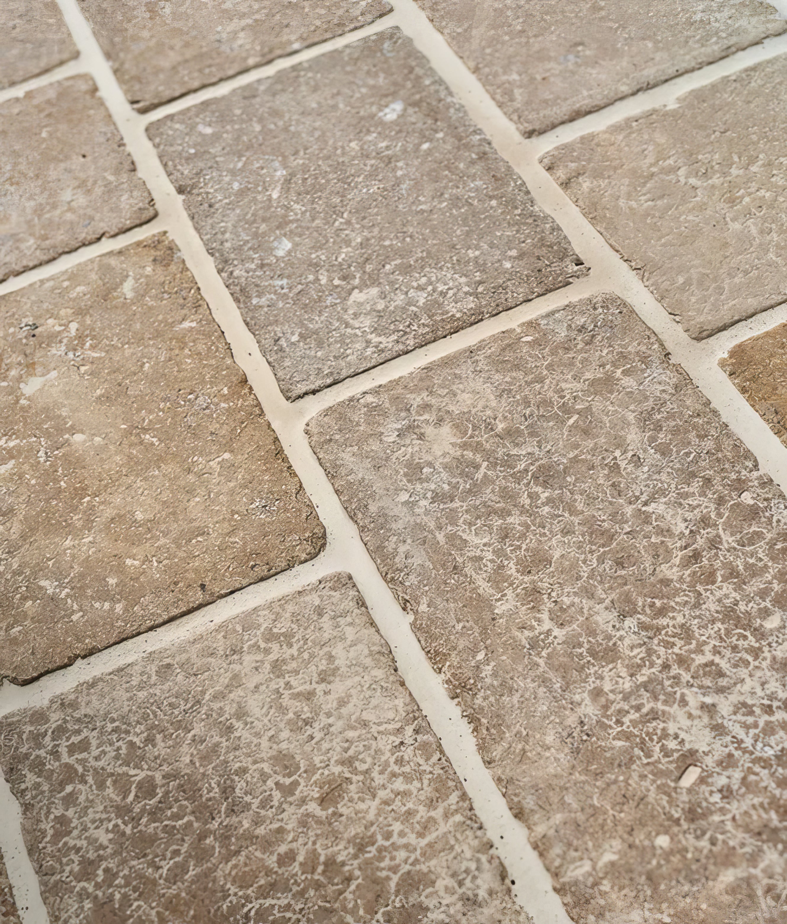 Hamlet Limestone Tumbled & Etched Cobbles - Hyperion Tiles