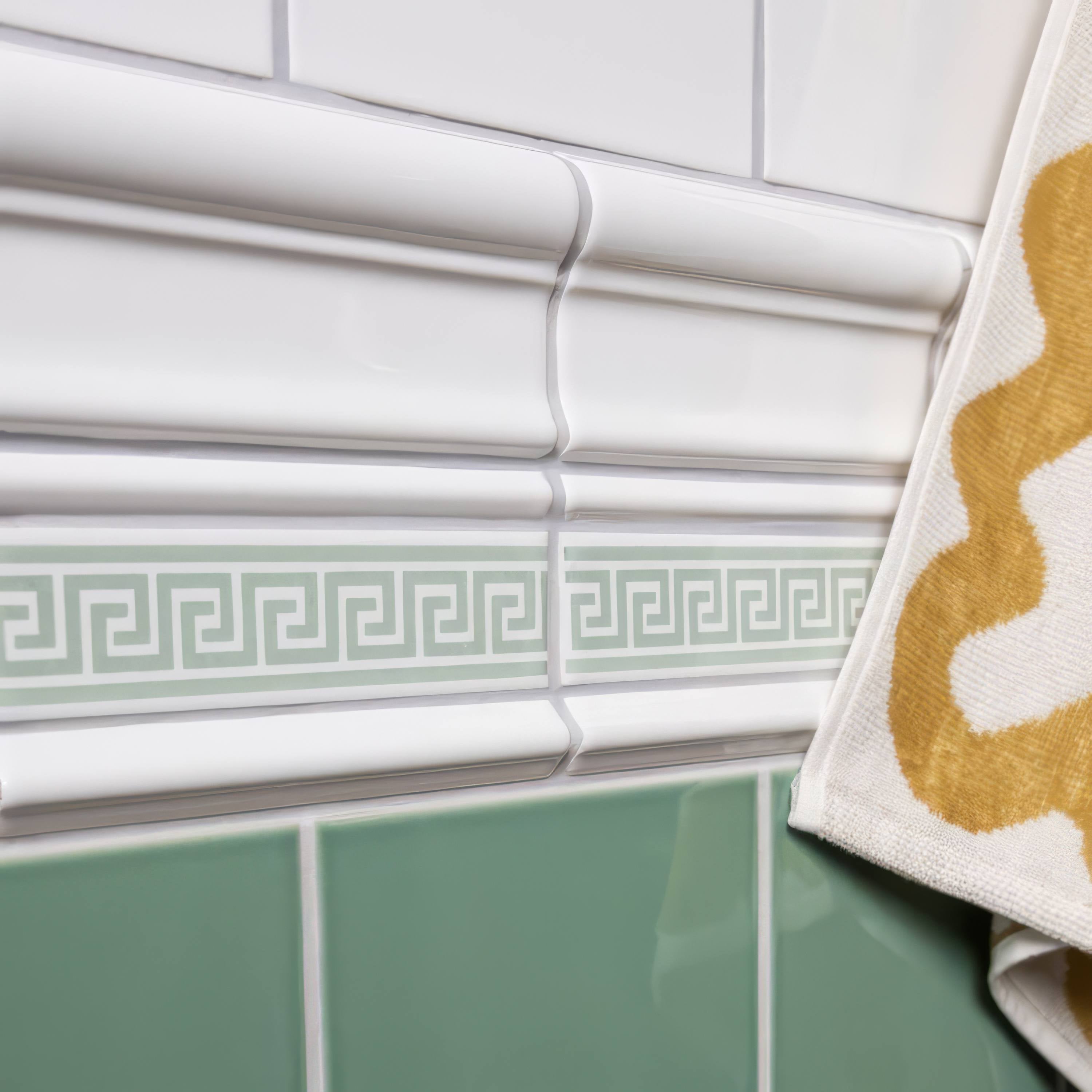 Brilliant White Victoria Moulding - Hyperion Tiles