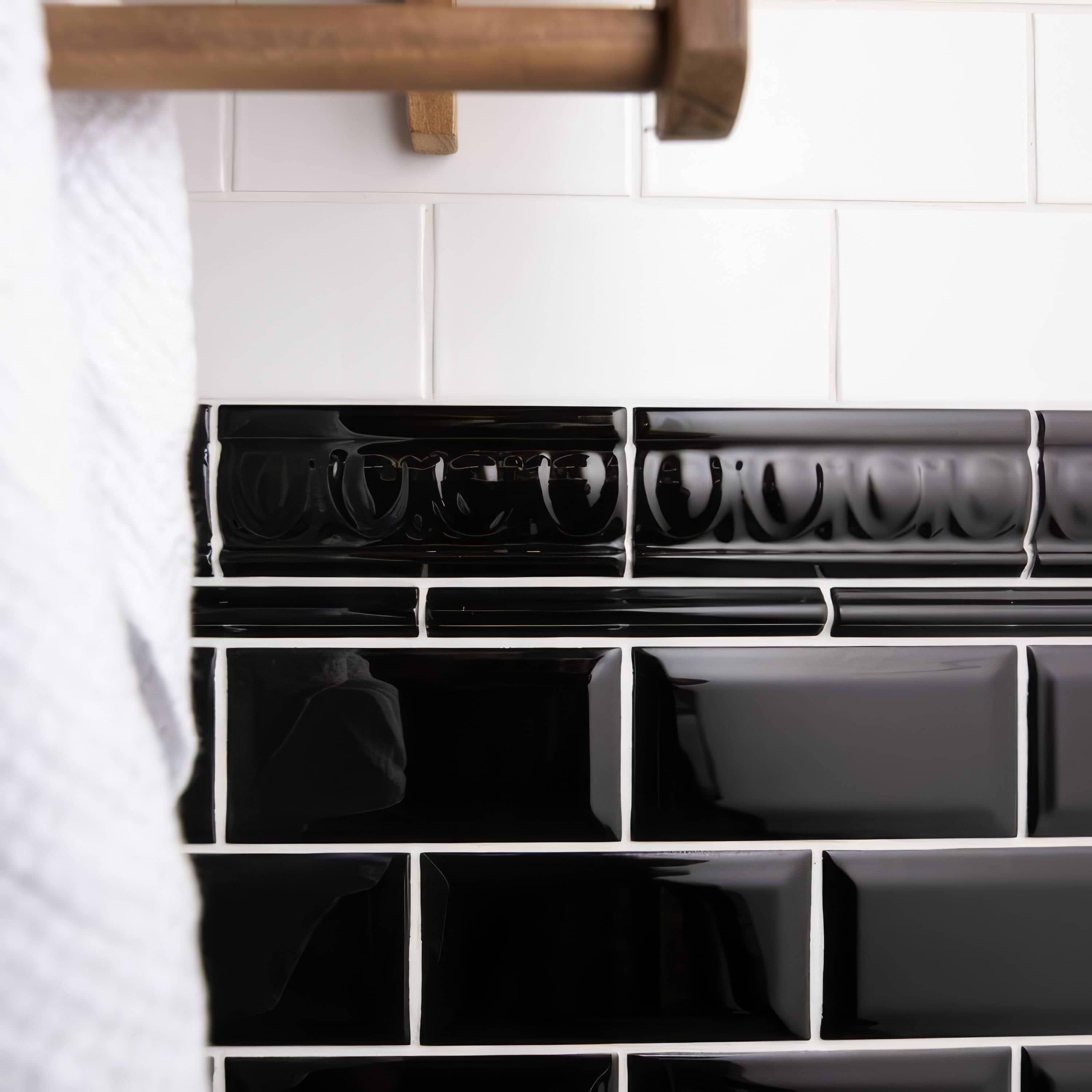 Jet Black Egg & Dart Moulding - Hyperion Tiles