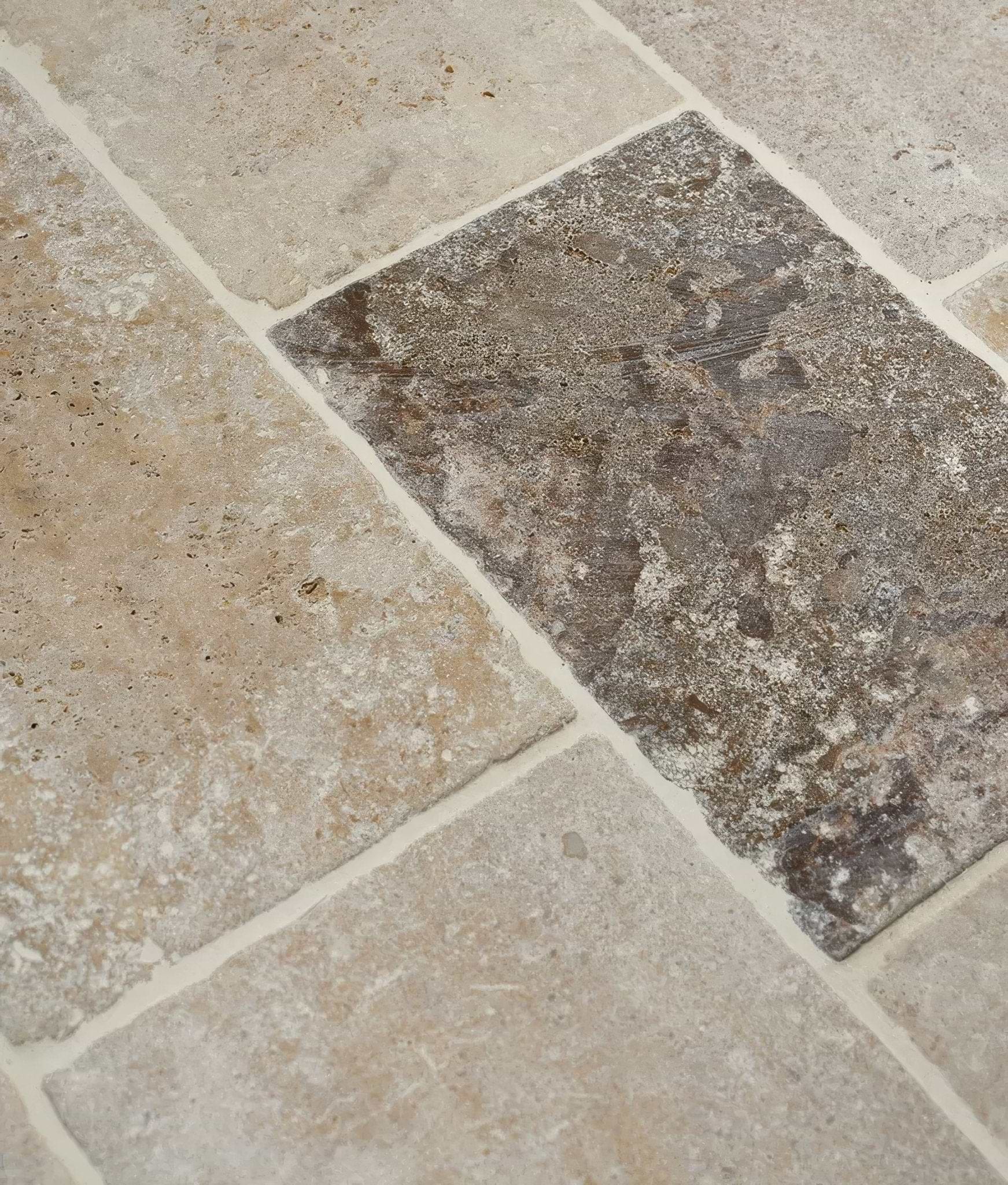 Medieval Bourgogne Limestone Cobbles Weathered Finish - Hyperion Tiles