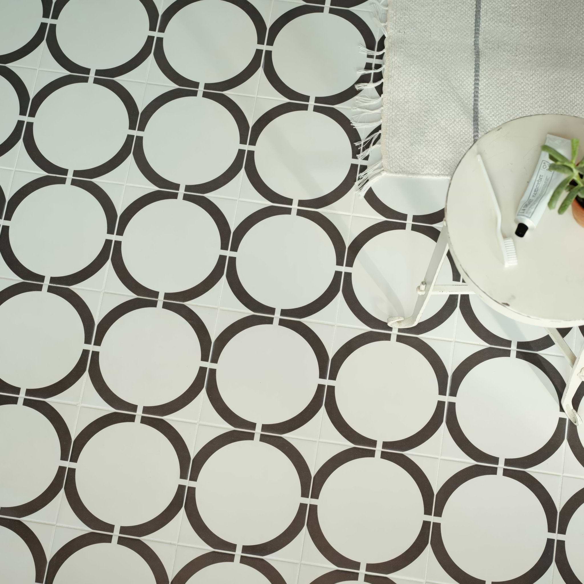 Neisha Crosland Tulia Hula Hoop Black - Hyperion Tiles