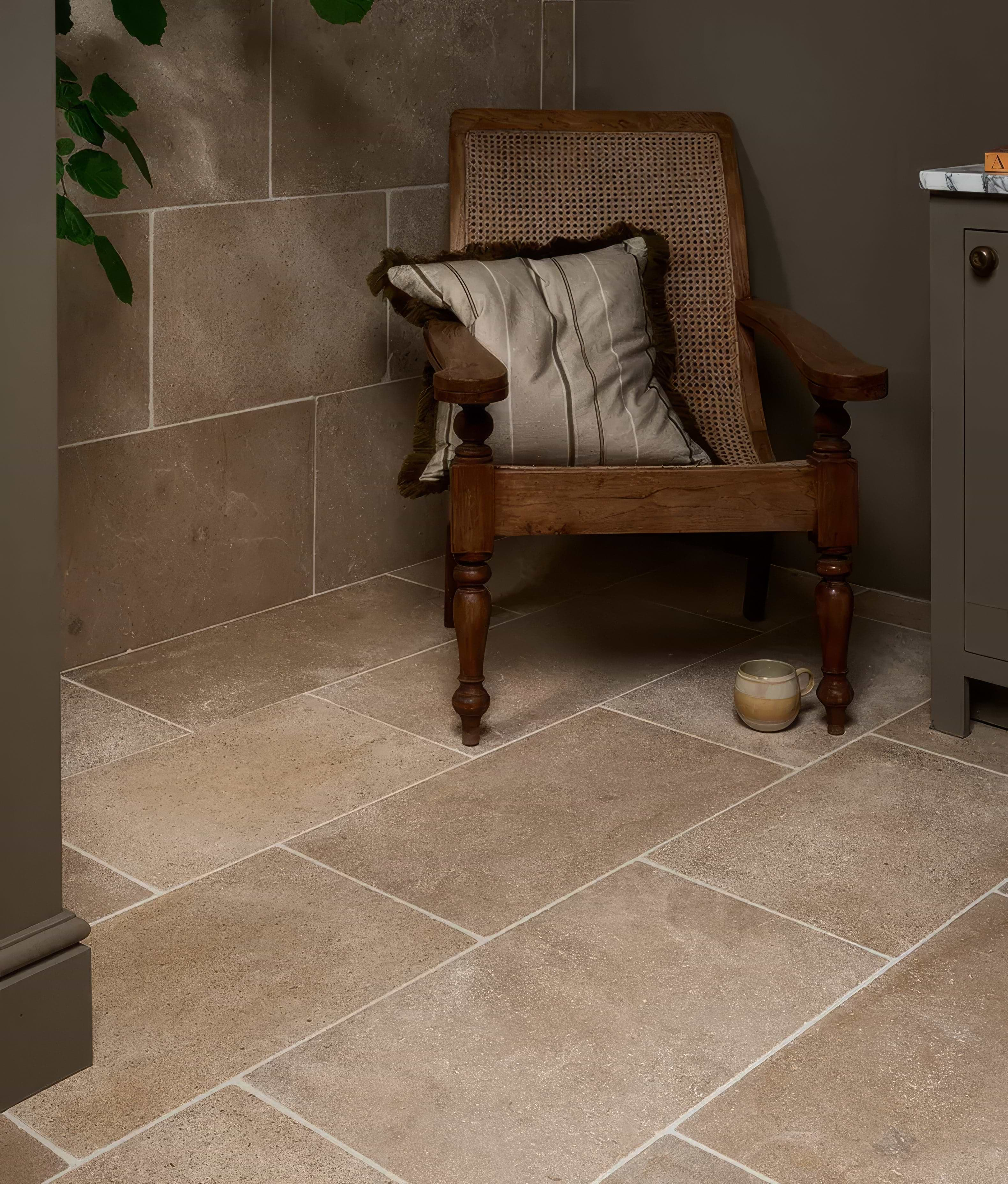 Portare Buscot Blend Limestone Tumbled Finish | Hyperion Tiles 