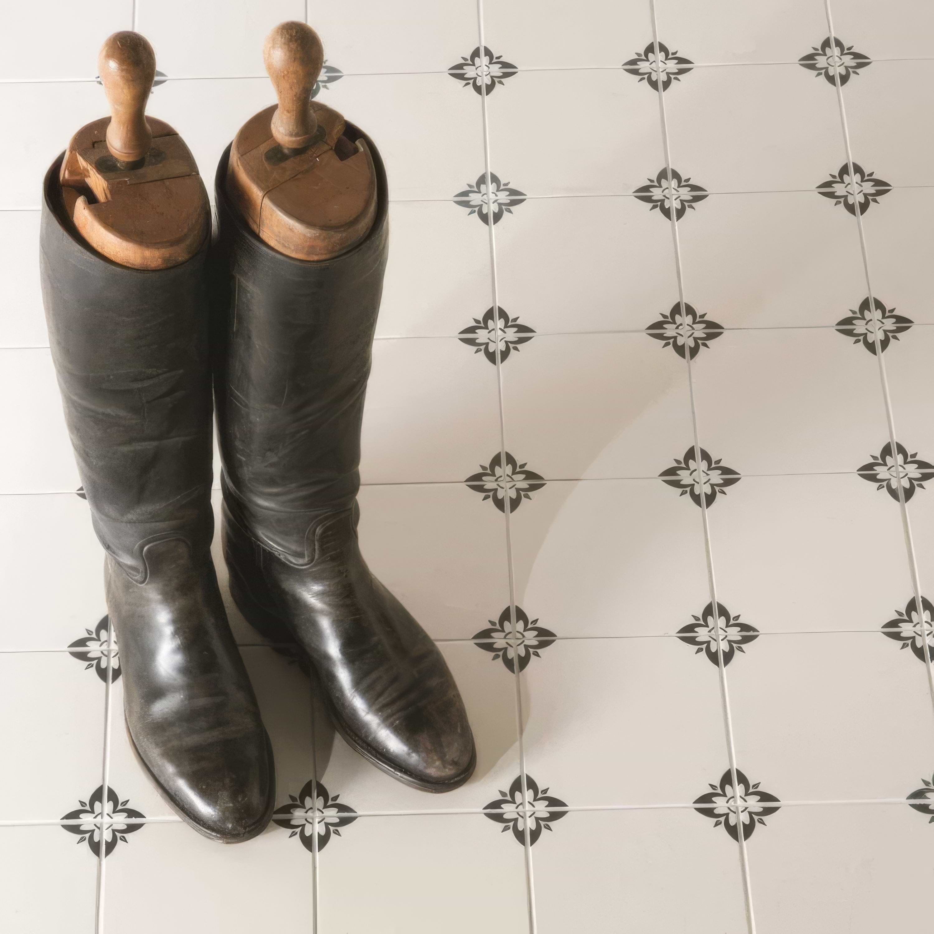 Empire Black on Dover White - Hyperion Tiles