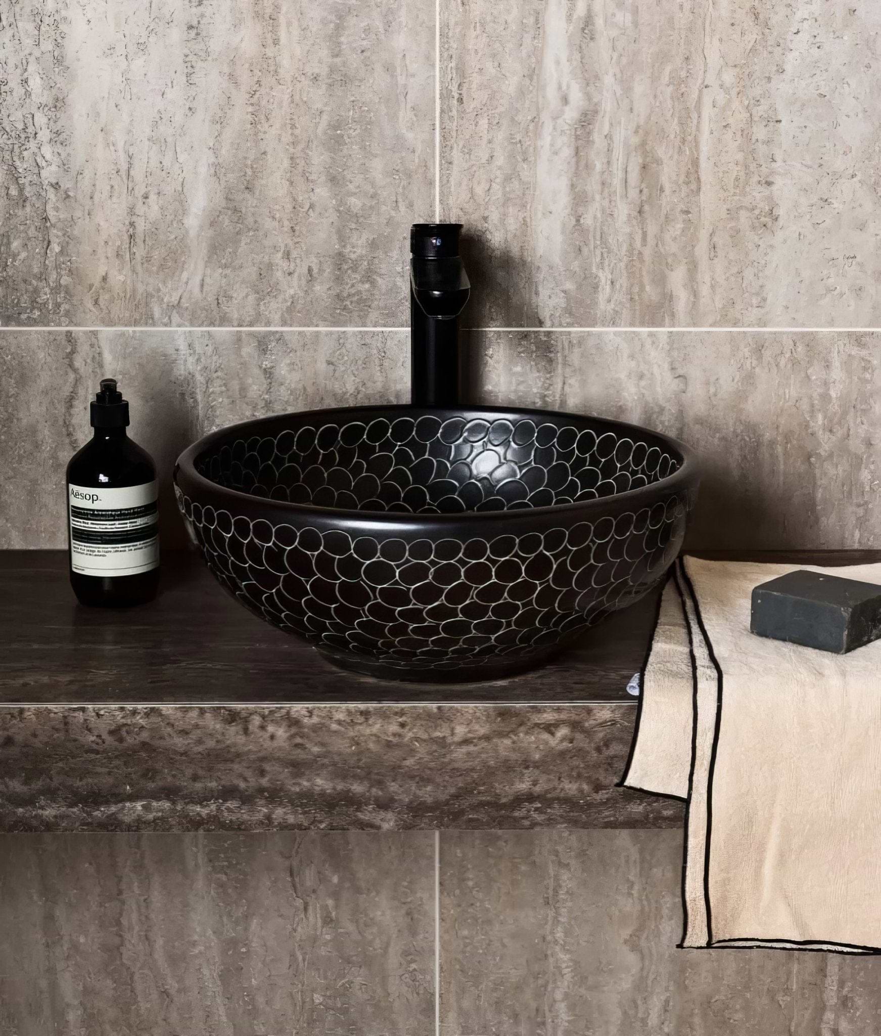 Sculpture Grande Porcelain Romano Veincut Light - Hyperion Tiles
