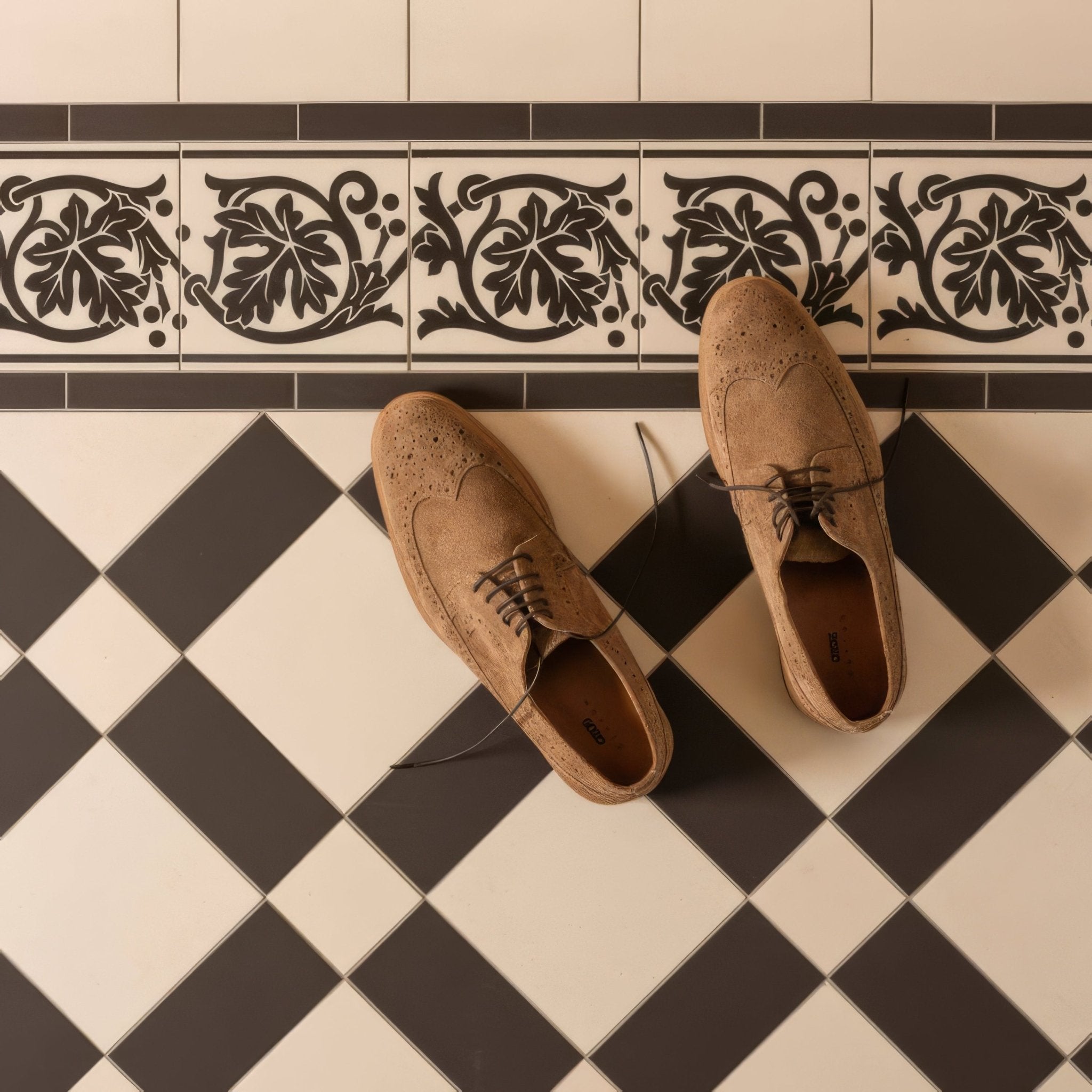 Shaftesbury 2 Tile Border Black on Dover White - Hyperion Tiles