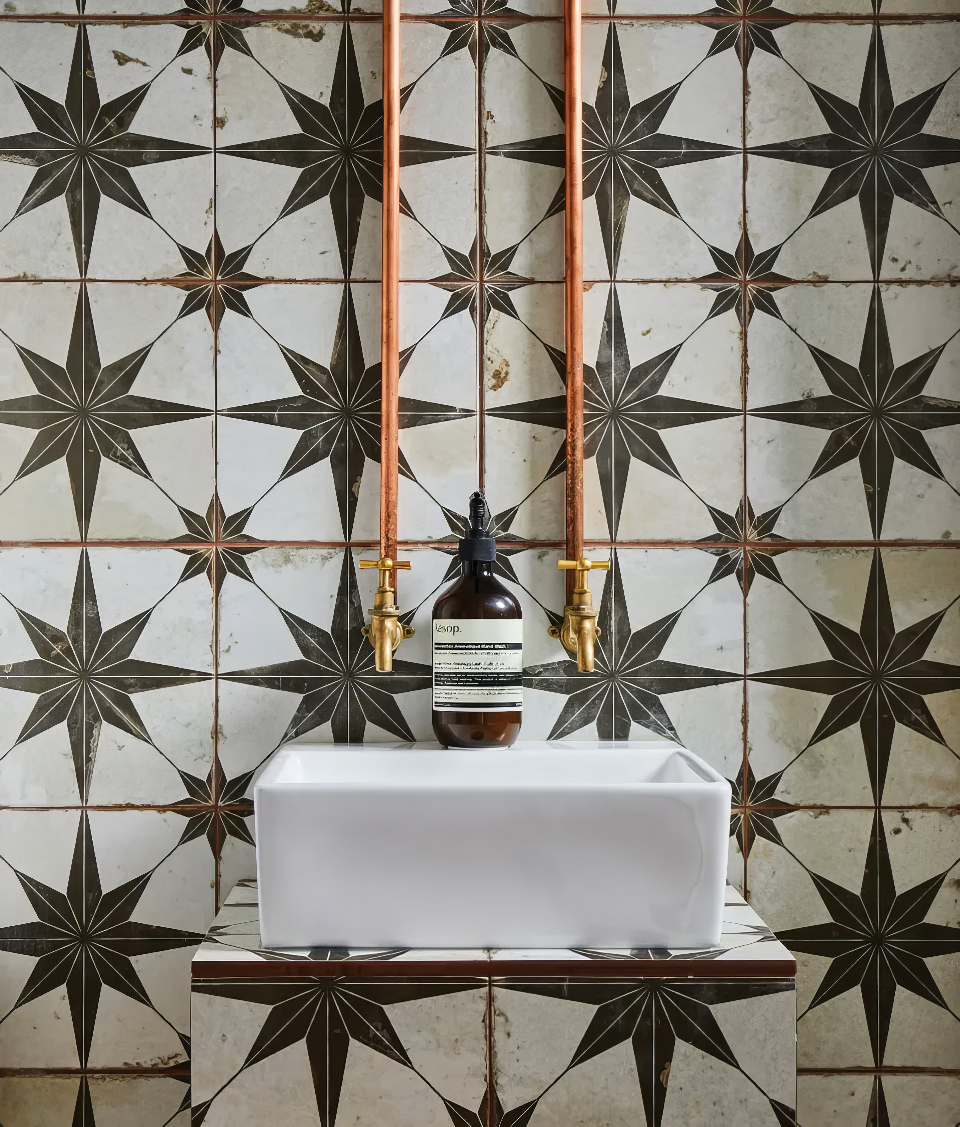 Spitalfields Ceramic Retro Star Black - Hyperion Tiles